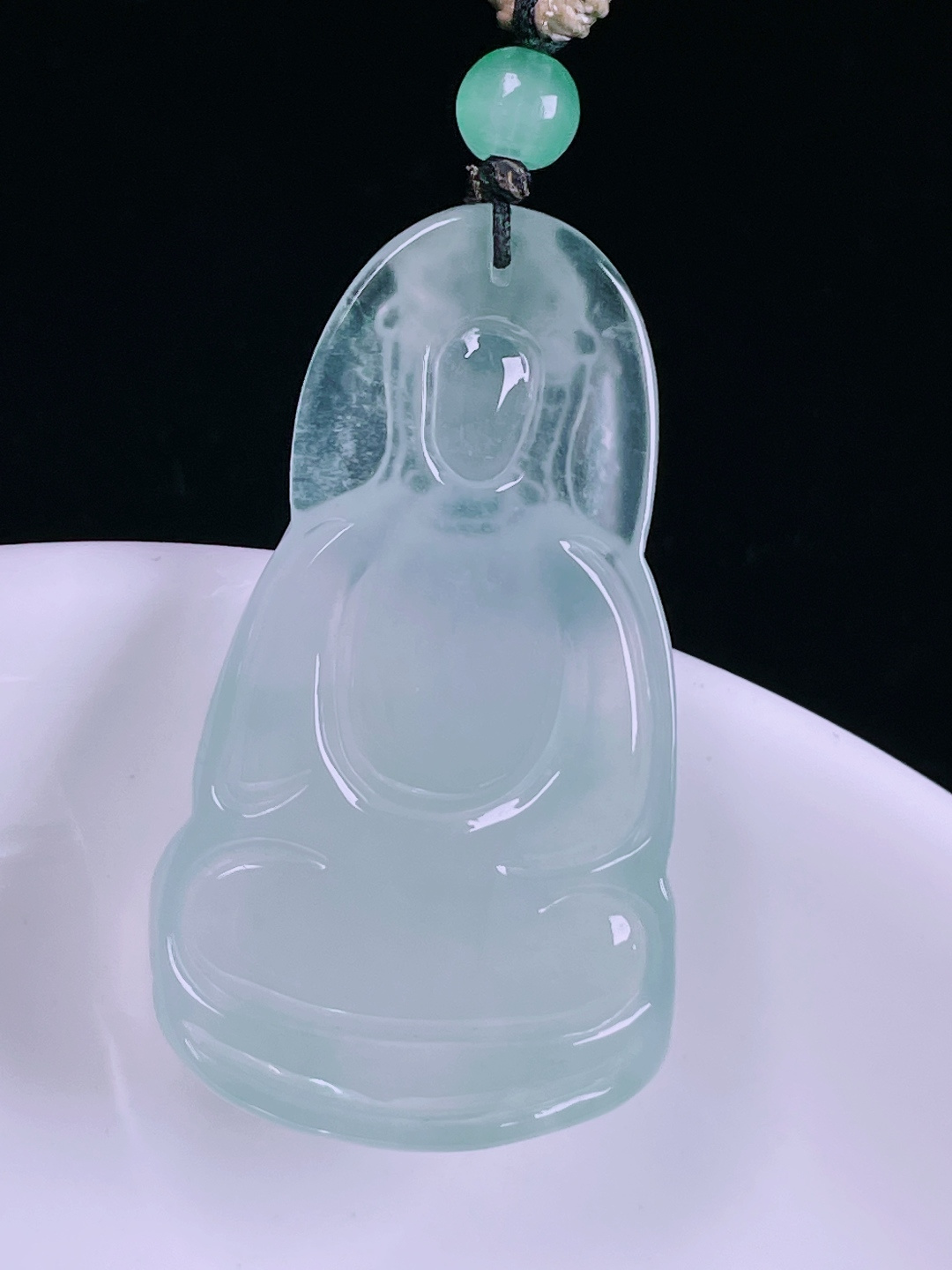 冰种观音，老种起光，细底通透，尺寸：36/20.5/5mm0526