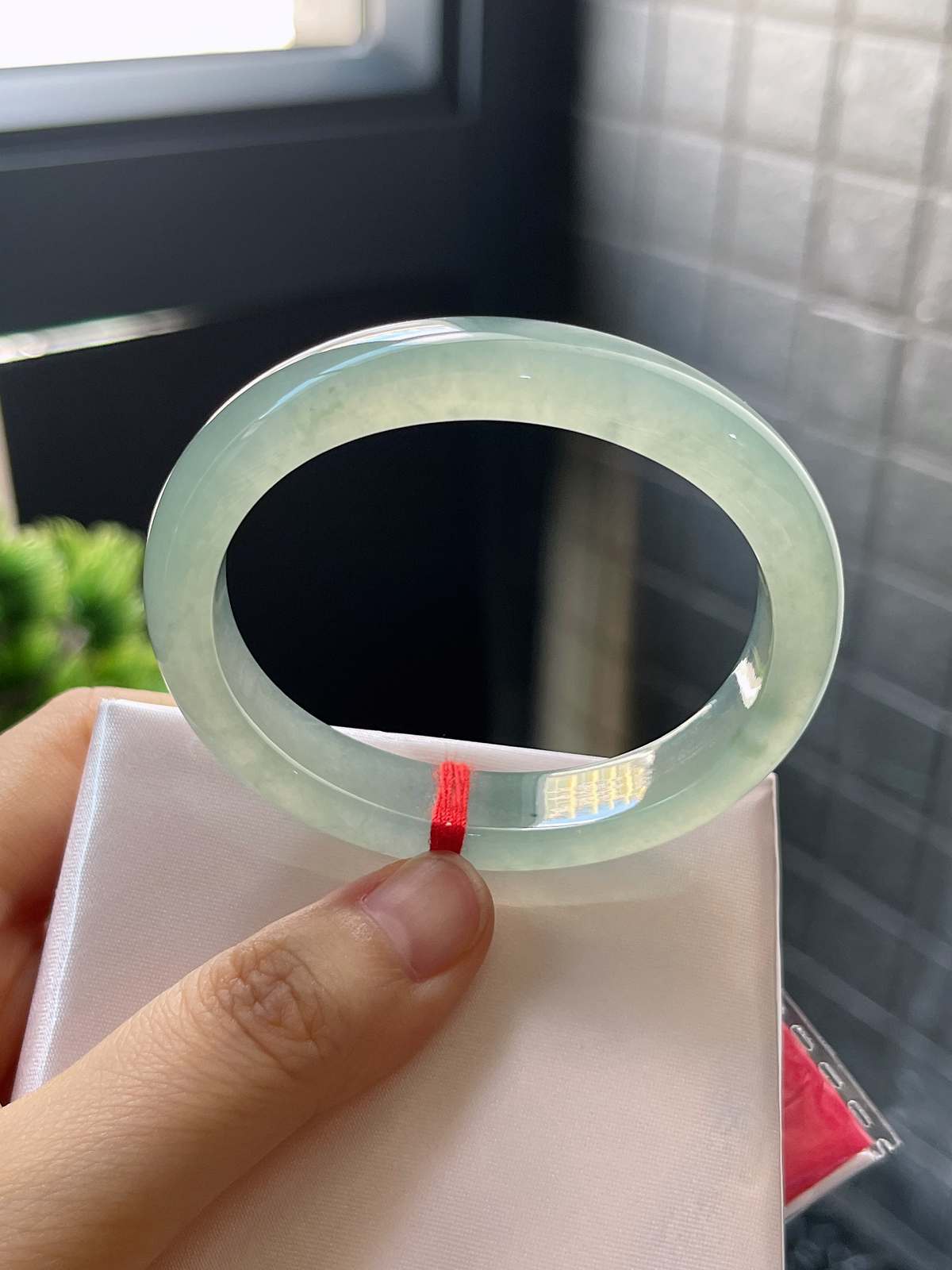 贵妃52.4，冰种湖水绿翡翠手镯