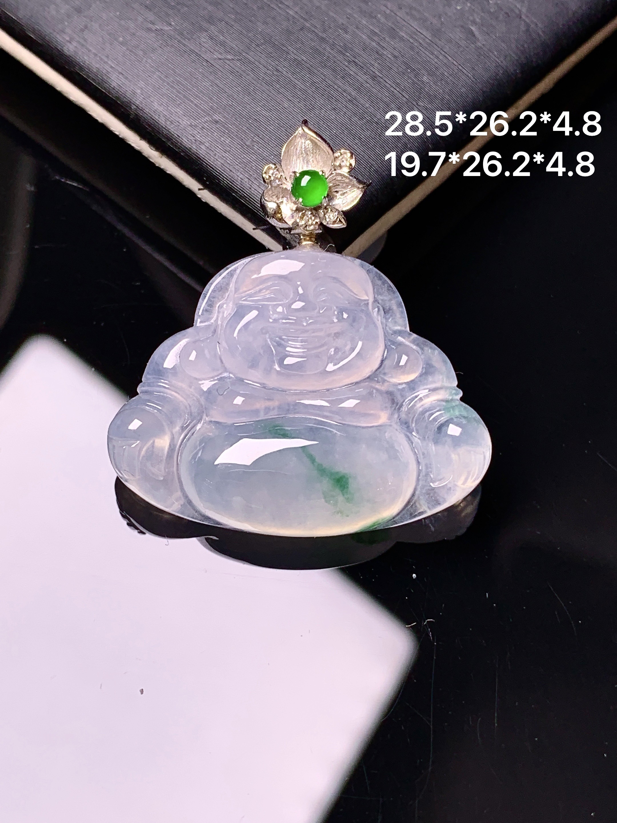 18k金镶嵌冰种飘绿佛公吊坠 玉质细腻 色泽艳丽清新 水润亮眼 整体尺寸28.5*26.2*4.8 2x