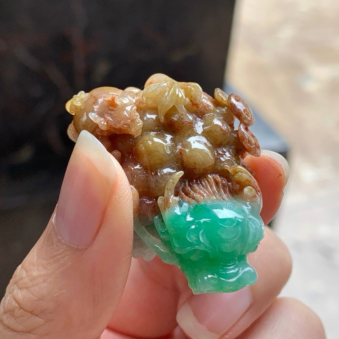 黄加绿龙牌^_^鲜艳 玉质温润