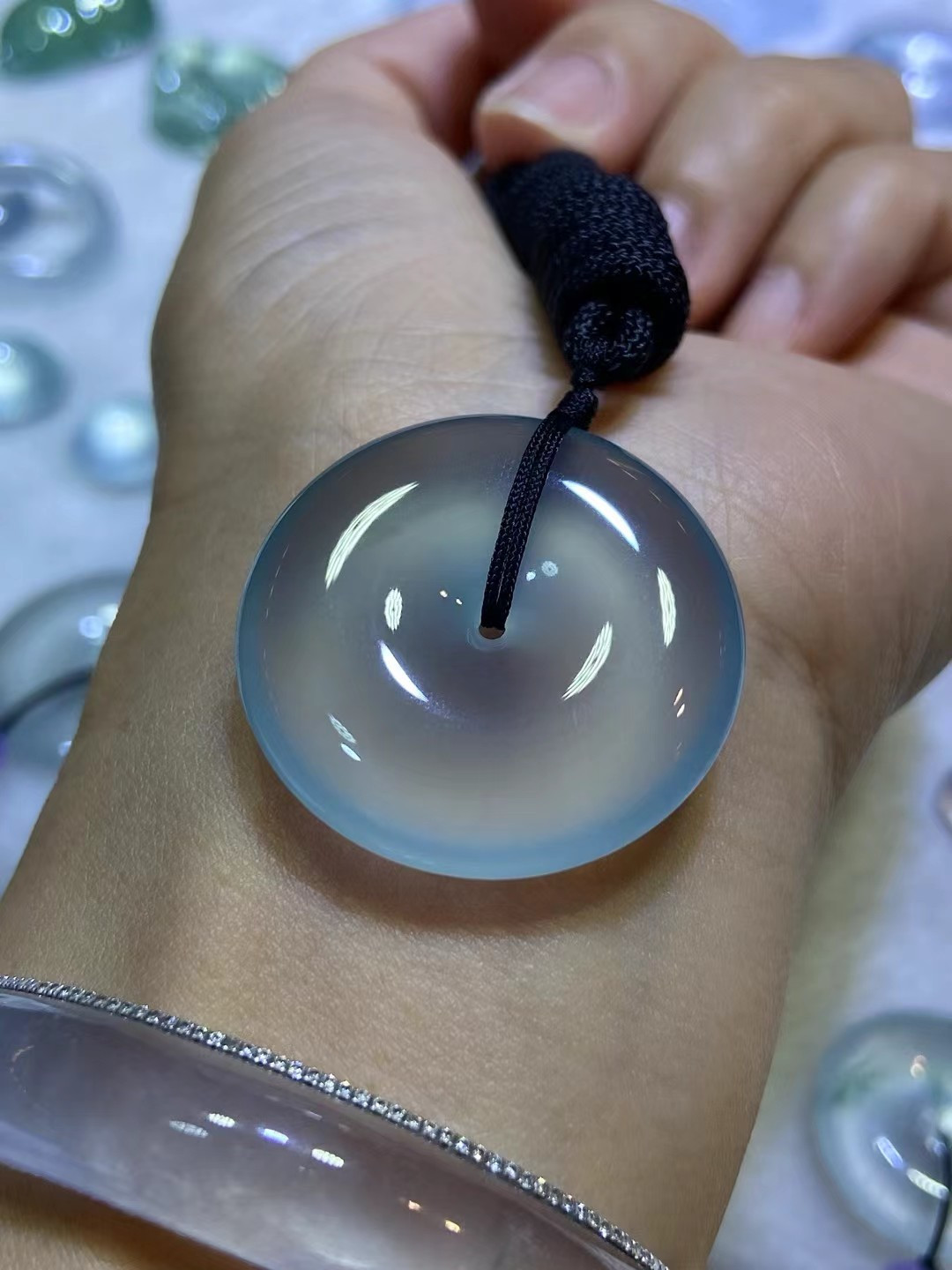 老坑冰蓝平安扣，完整冰透，胶感好 尺寸28.8×5.6