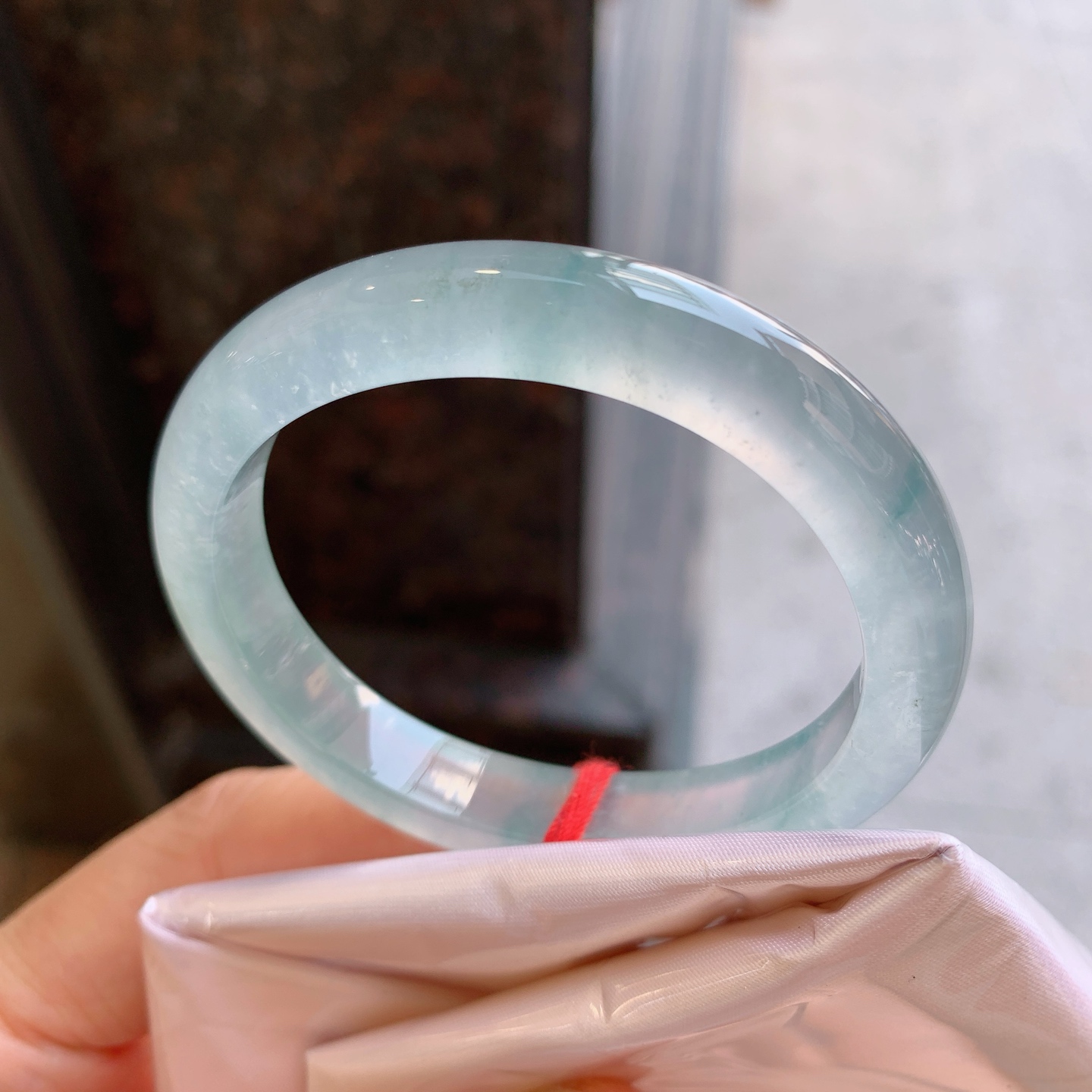 贵妃冰飘花 微细纹 尺寸：52/46/9.2/7.2 起荧光
