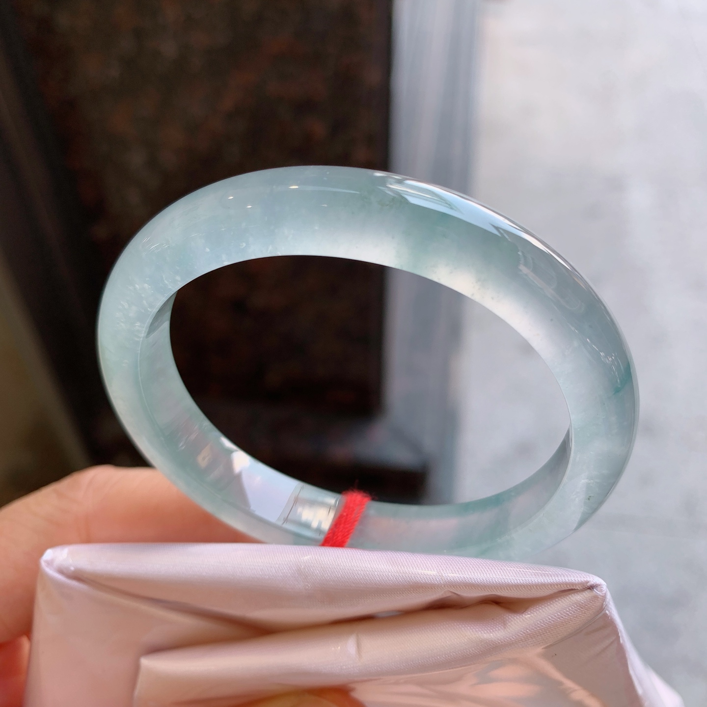 贵妃冰飘花 微细纹 尺寸：52/46/9.2/7.2 起荧光