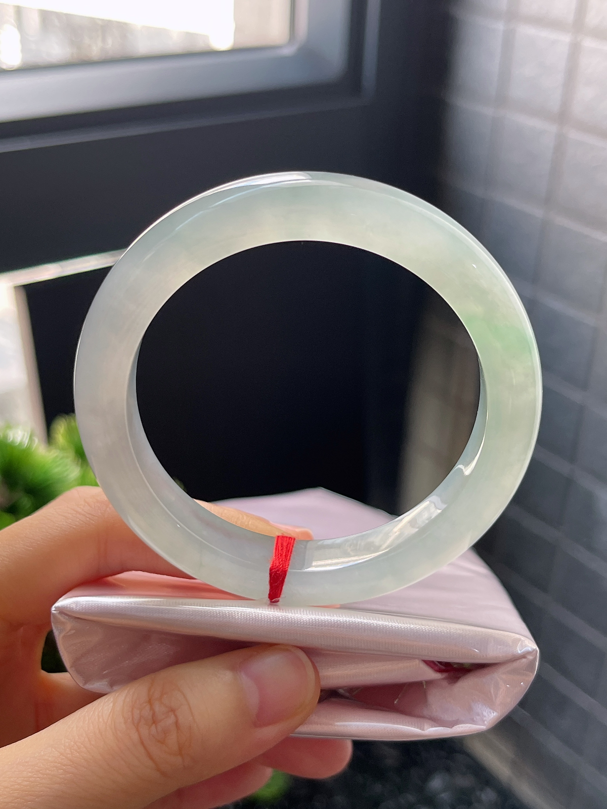 正圈58，冰糯飘绿翡翠手镯