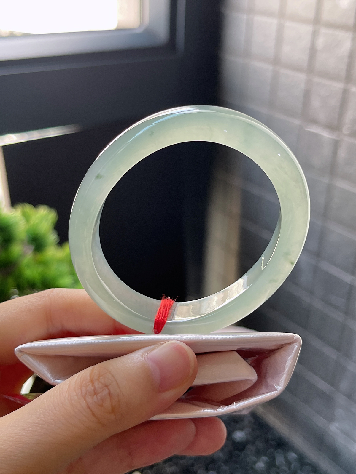 贵妃52.4，冰种湖水绿翡翠手镯