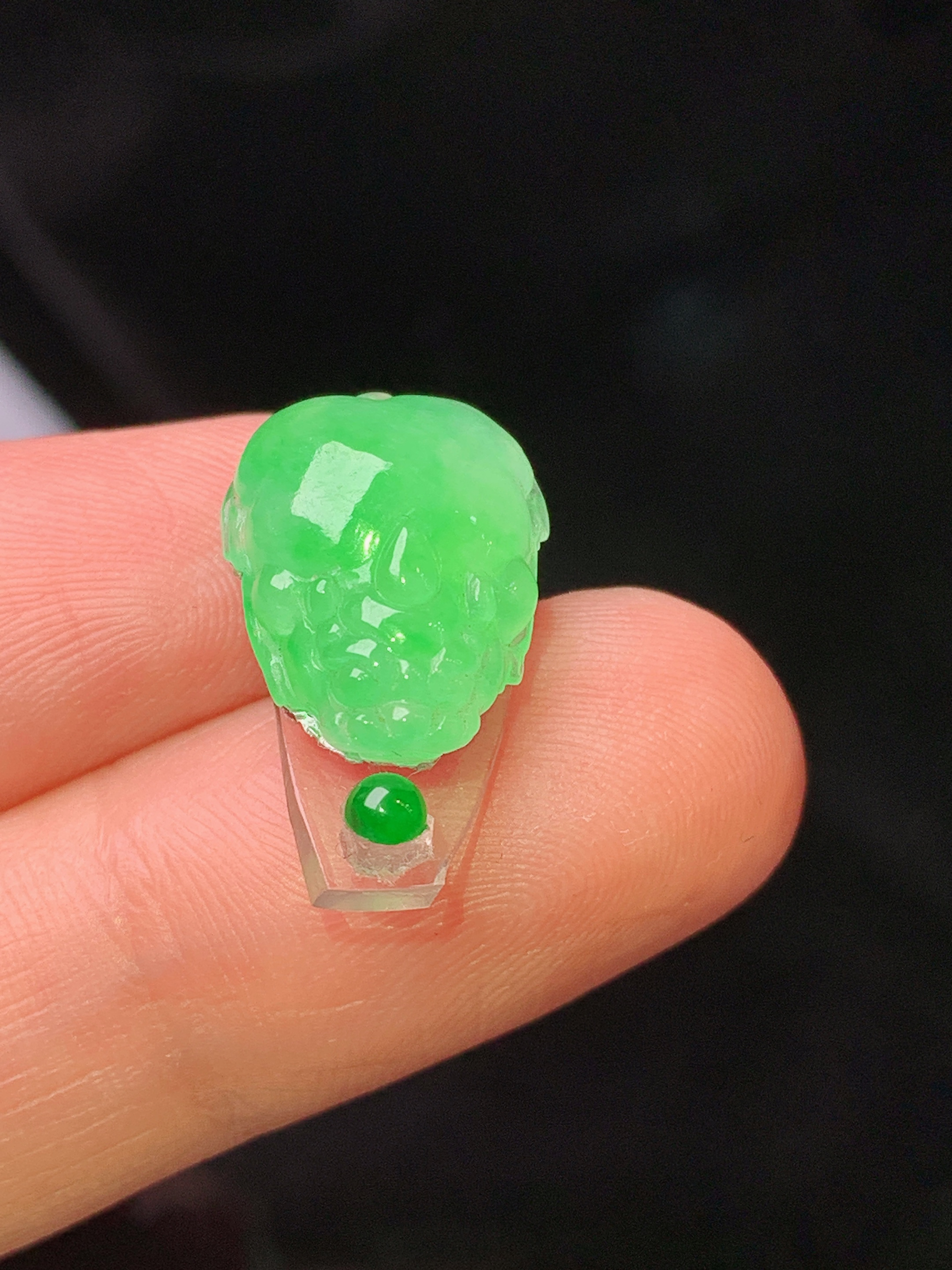 镶嵌款 冰阳绿貔貅吊坠 玉质细腻 色泽艳丽清新 水润亮眼 整体尺寸14.5*11.3*5.2 2x