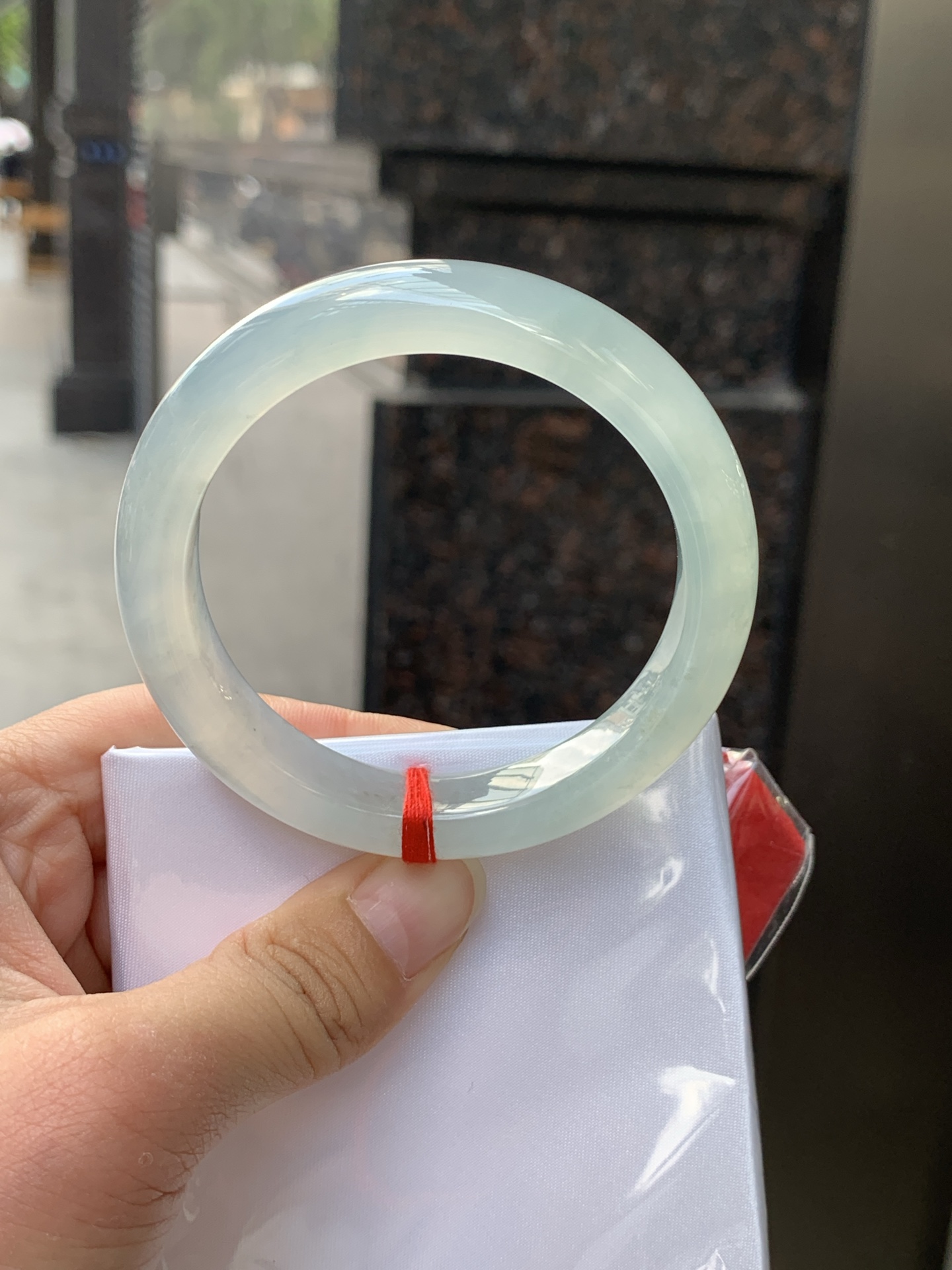 冰蓝正圈 0526-783-53 打灯细纹，需要包容，底妆冰润细腻，渐变色调，清爽耐看。