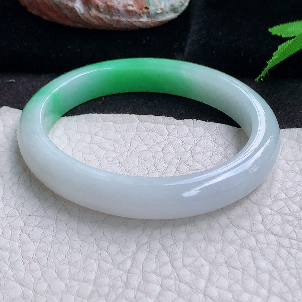 pj小圈口53*46*9.5*6.7招财贵妃镯 缅甸翡翠a货玉手镯半山水蛋形宽边玉手环