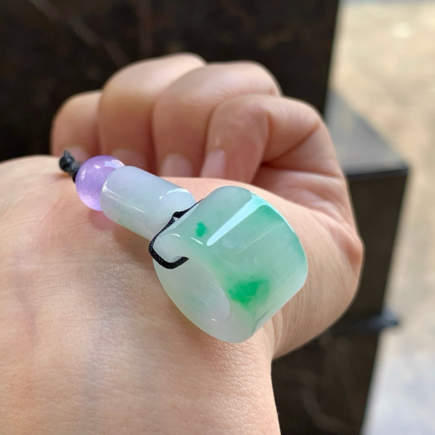 飘绿吊坠^_^色阳