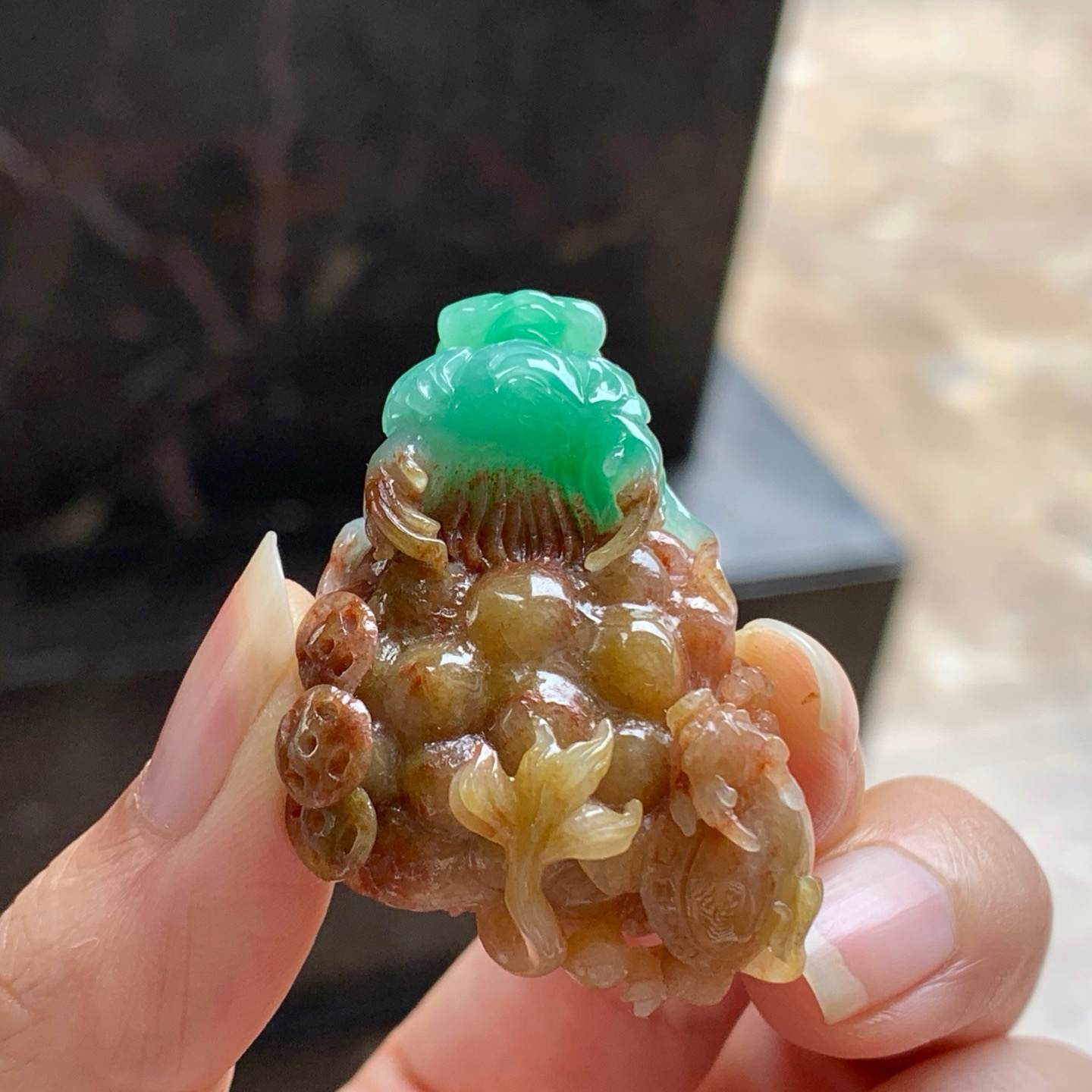 黄加绿龙牌^_^鲜艳 玉质温润