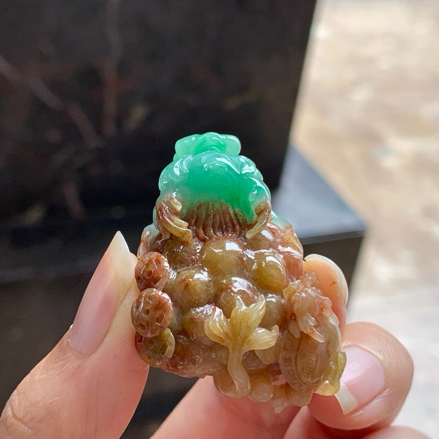 黄加绿龙牌^_^鲜艳 玉质温润