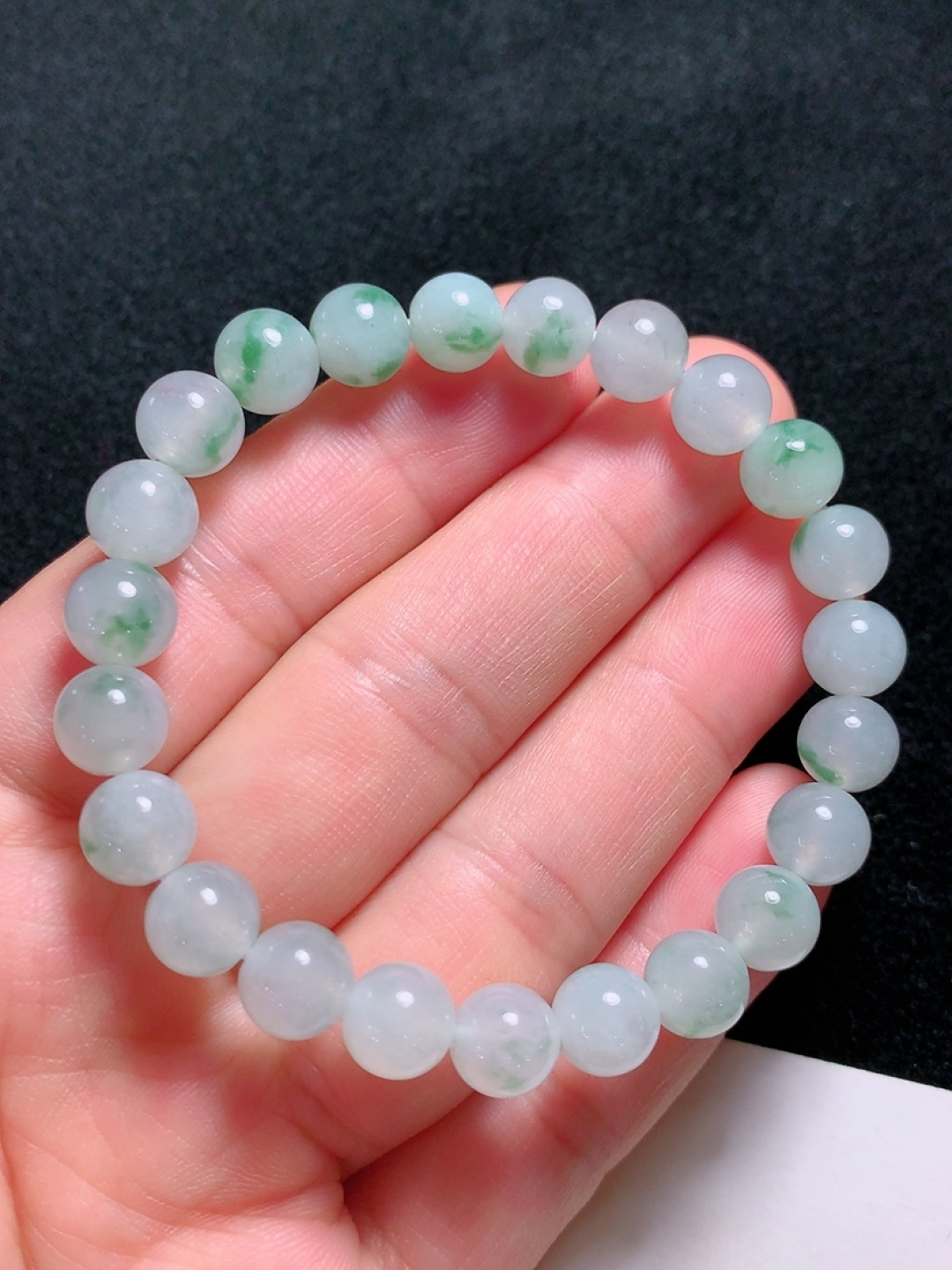 冰种飘花手串，种老水头好，又冰又润，饱满大气，尺寸：8mm23粒