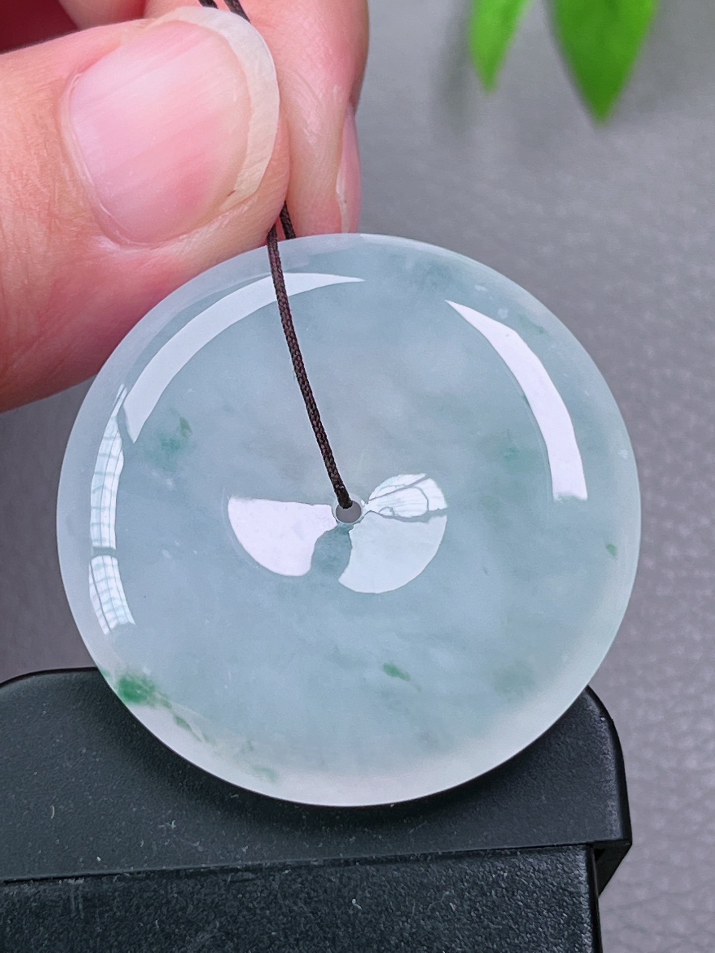 高冰种平安扣，无裂，种水油洁，冰透水润，起荧光，尺寸：35.2-6.3