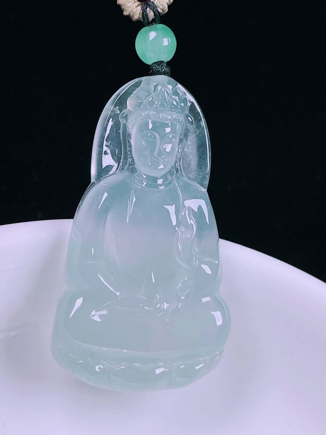 冰种观音，老种起光，细底通透，尺寸：36/20.5/5mm0526