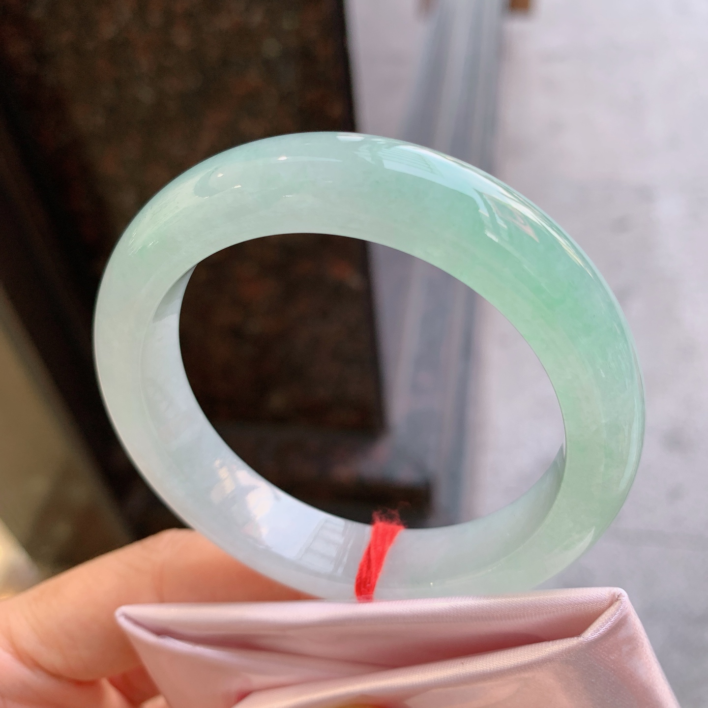 正圈冰飘绿 无裂 尺寸：54/12.3/8.8 清爽