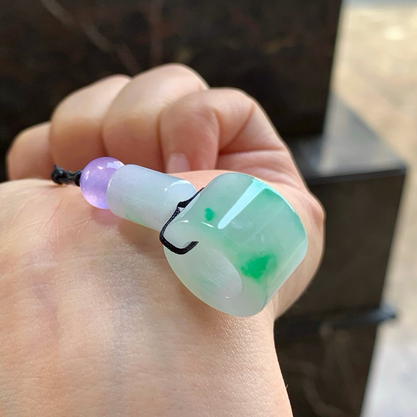 飘绿吊坠^_^色阳