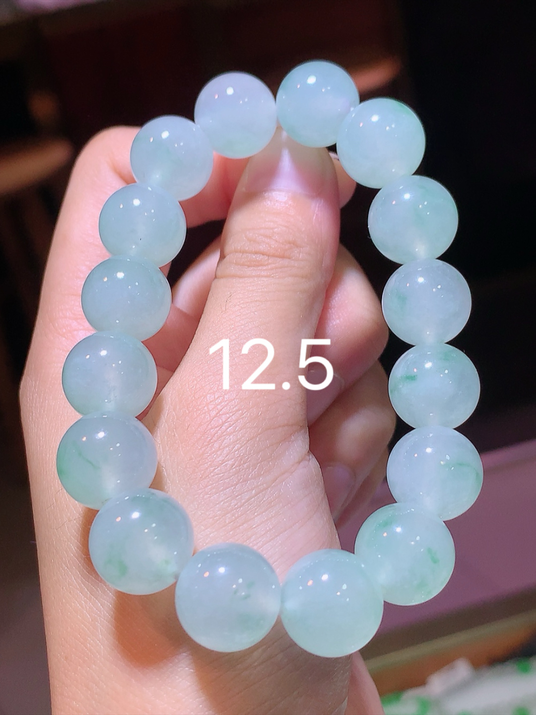 冰飘花圆珠手链。翠色明媚，冰润底子细腻，佩戴简单大方货号11523，12.5