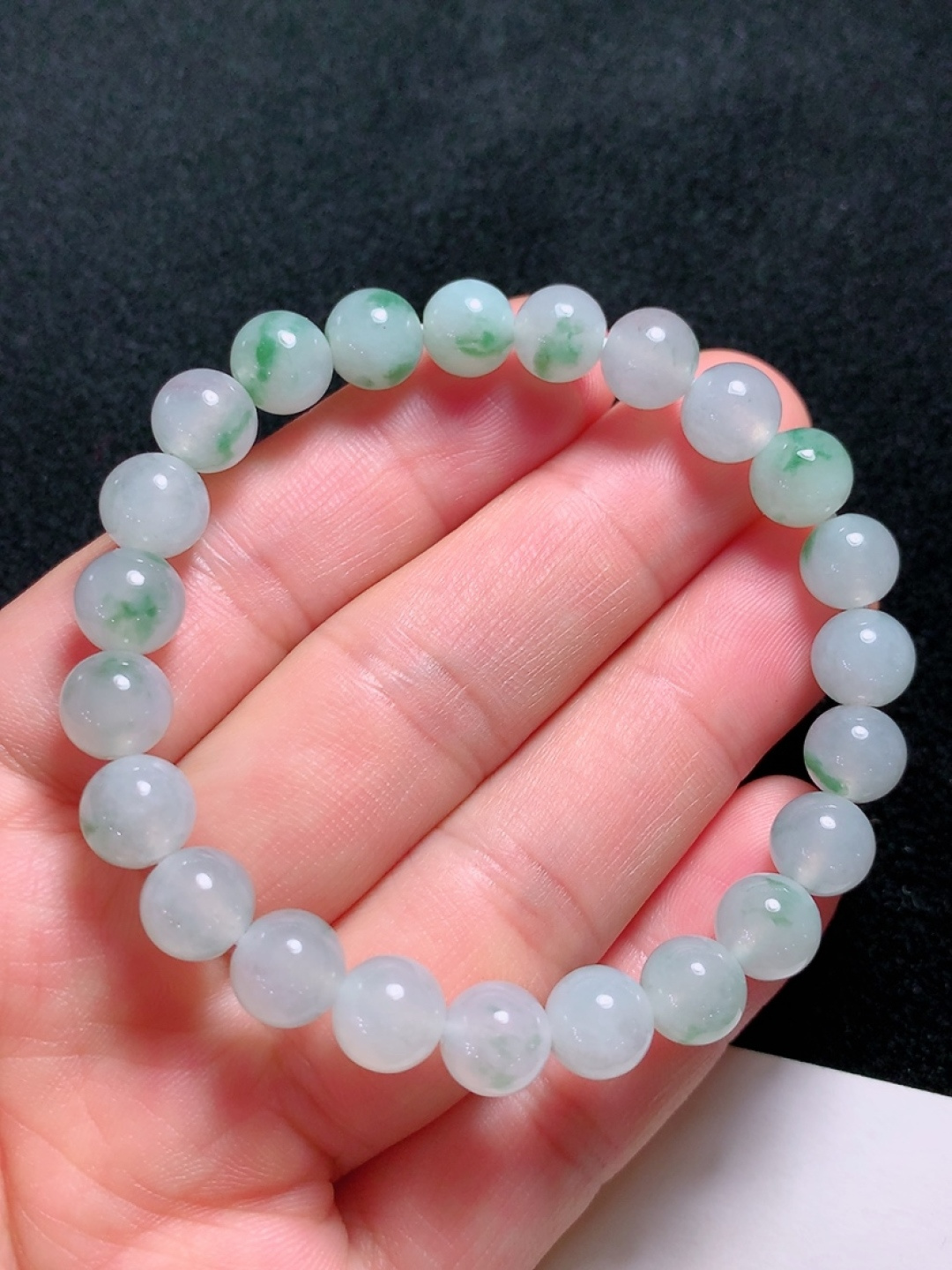 冰种飘花手串，种老水头好，又冰又润，饱满大气，尺寸：8mm23粒