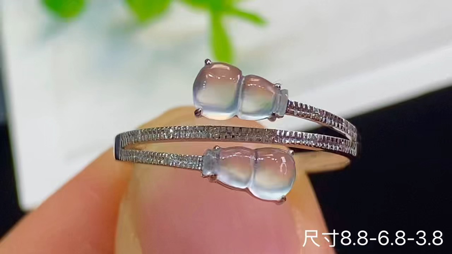 18k金+钻玻璃种葫芦戒指，无裂，8.8-6.8-3.8