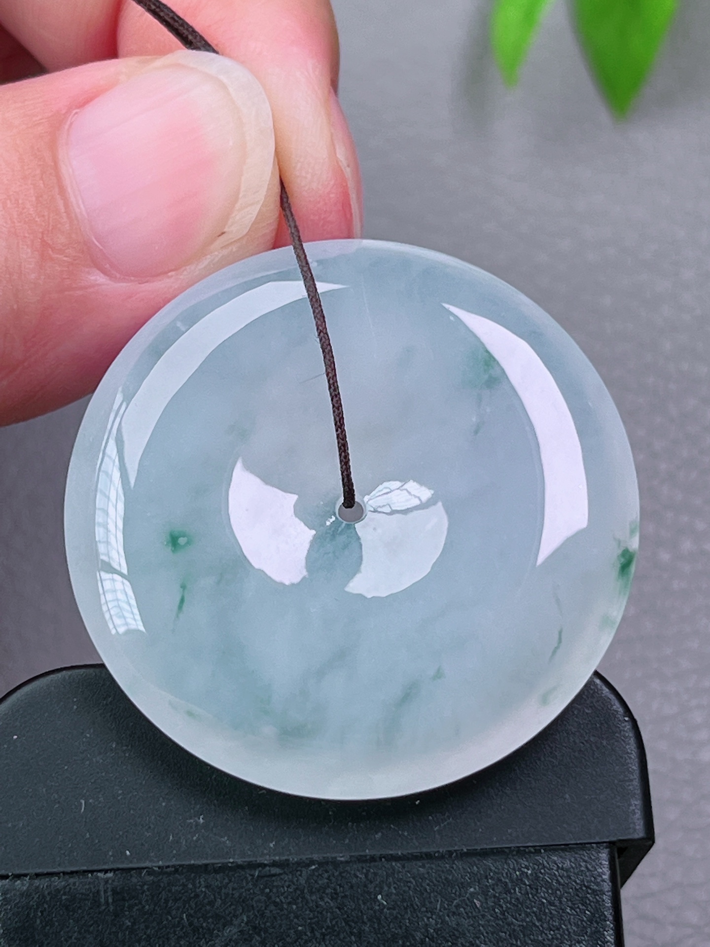 高冰种平安扣，无裂，种水油洁，冰透水润，起荧光，尺寸：35.2-6.3