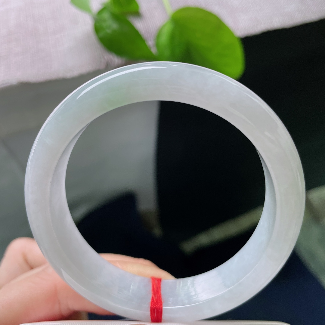 白月光正圈，水润，质地温润细腻，干净，清爽自然，一点皮纹，ss53607a