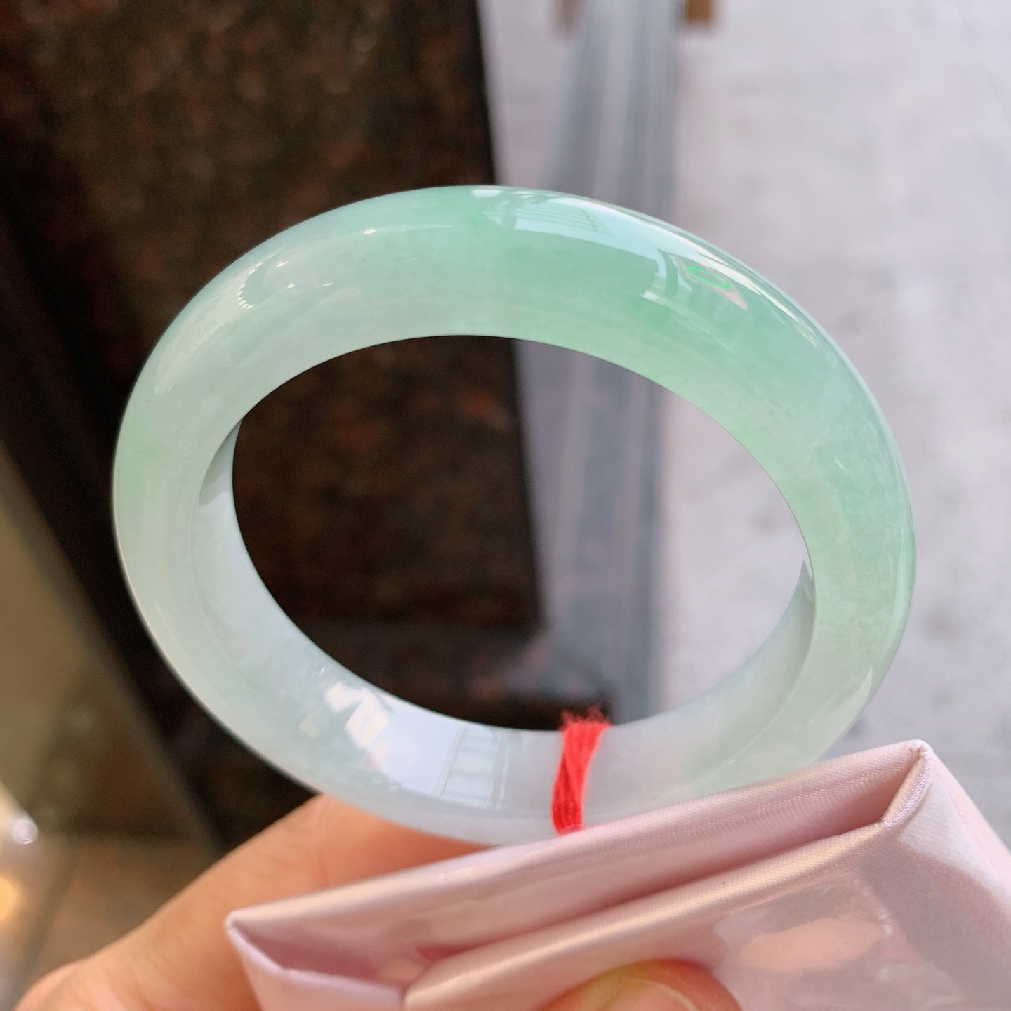 正圈冰飘绿 无裂 尺寸：54/12.3/8.8 清爽