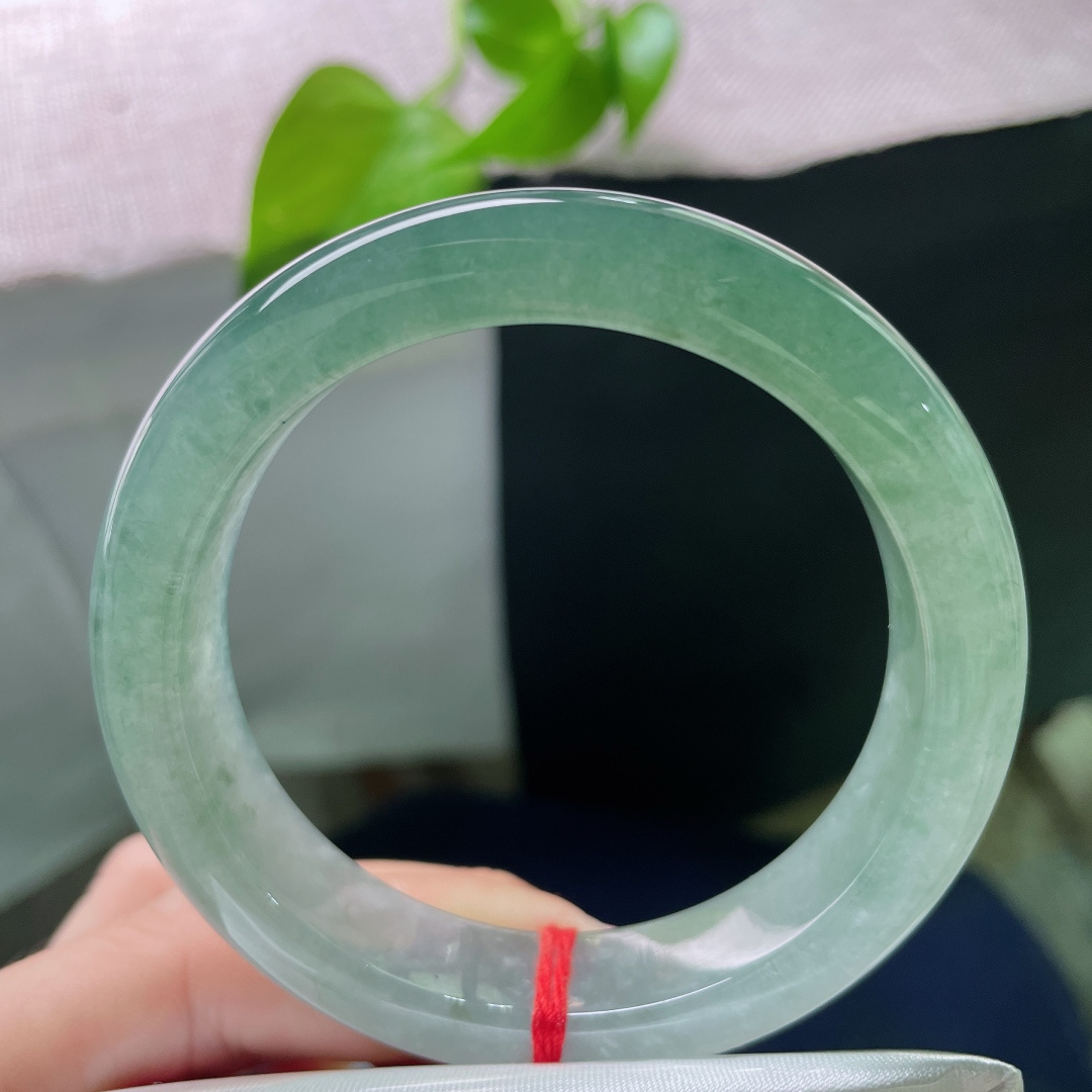 55.3/12.8/8.7，冰蓝正圈，湖水蓝，深幽雅静，充满神秘的气息，种老，无裂，ss52919a