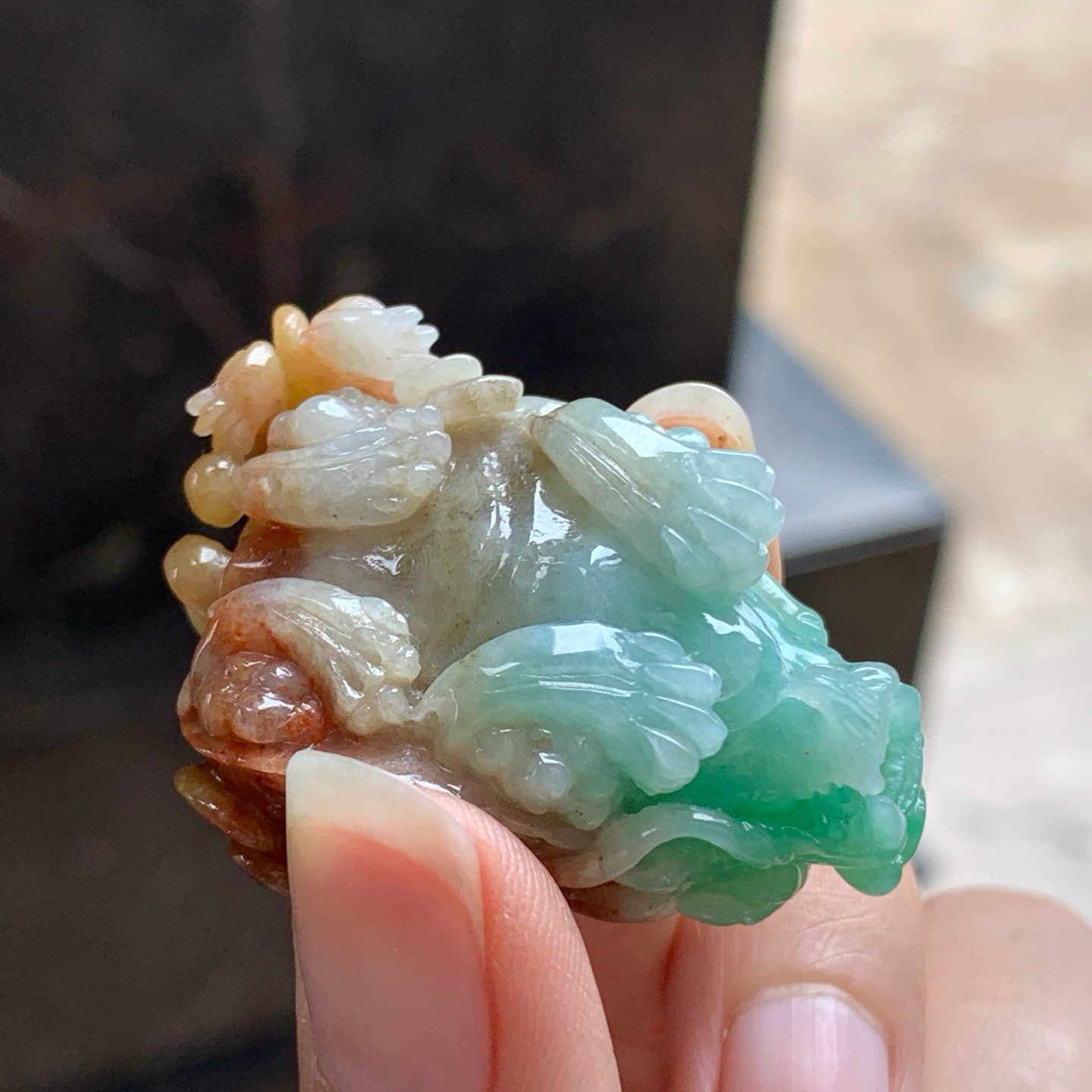 黄加绿龙牌^_^鲜艳 玉质温润