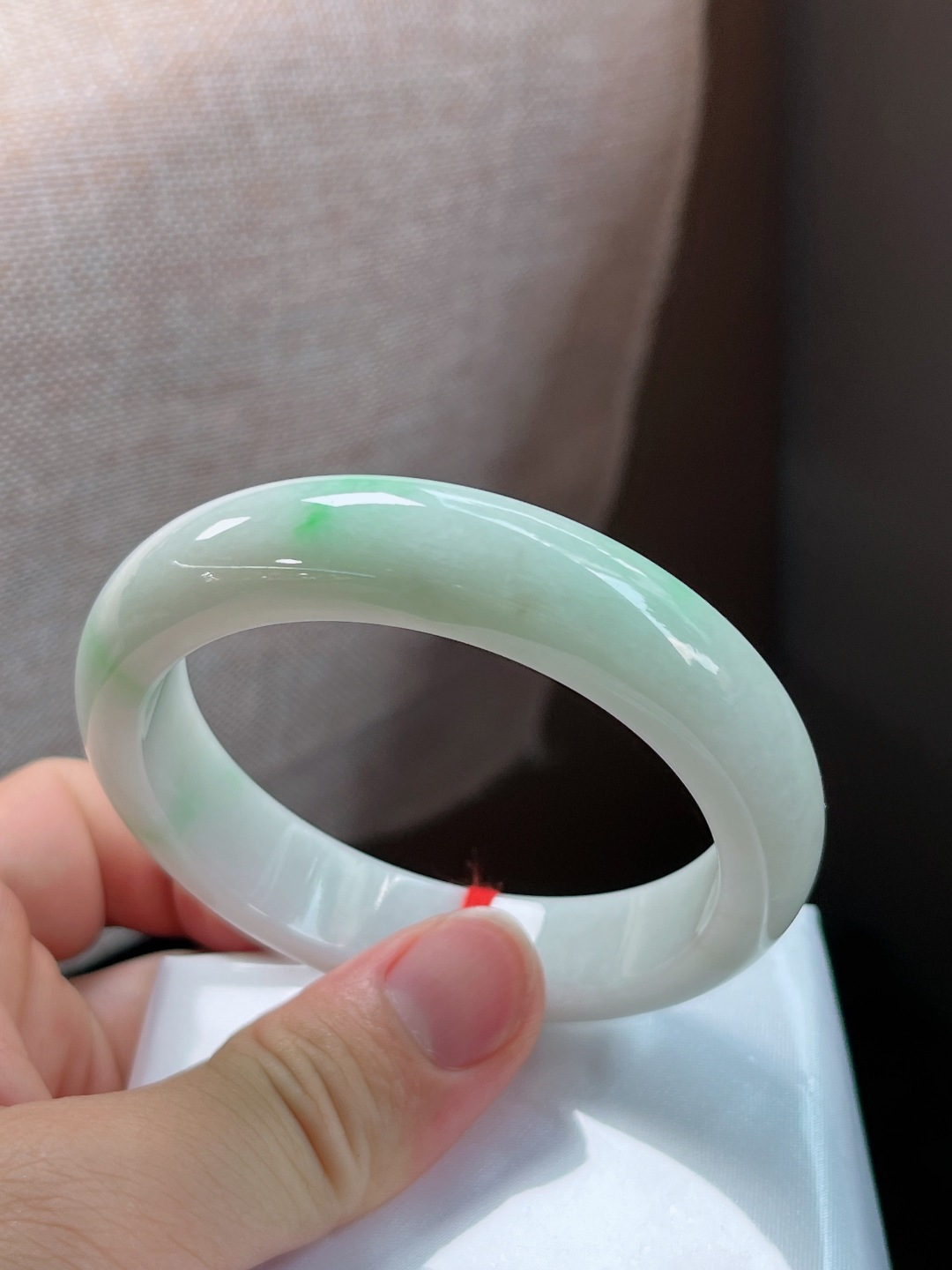 六号正圈白底青手镯，无裂，尺寸55.8-13.4-8.3mmw26nyb