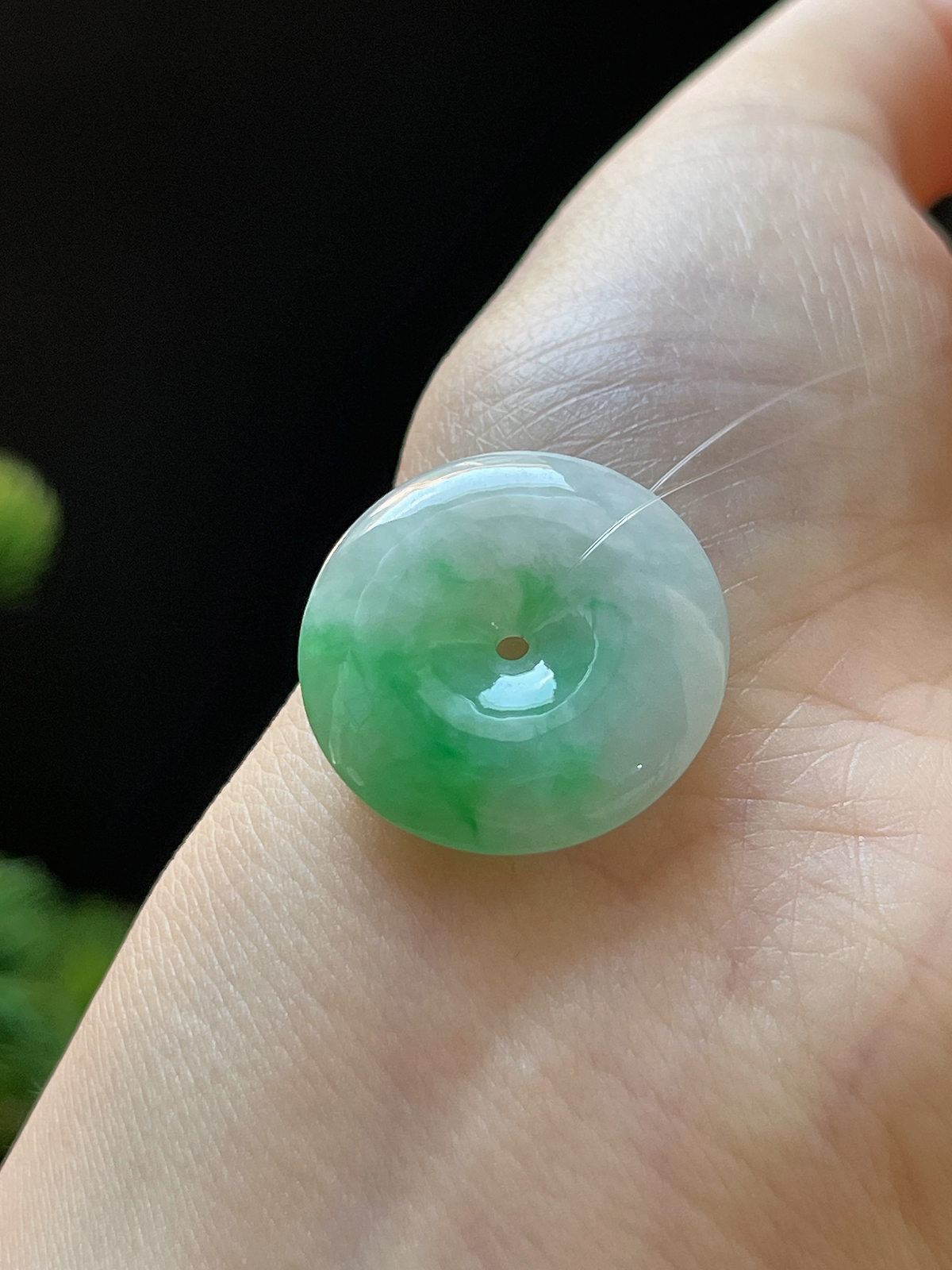 翡翠糯化种飘绿平安扣