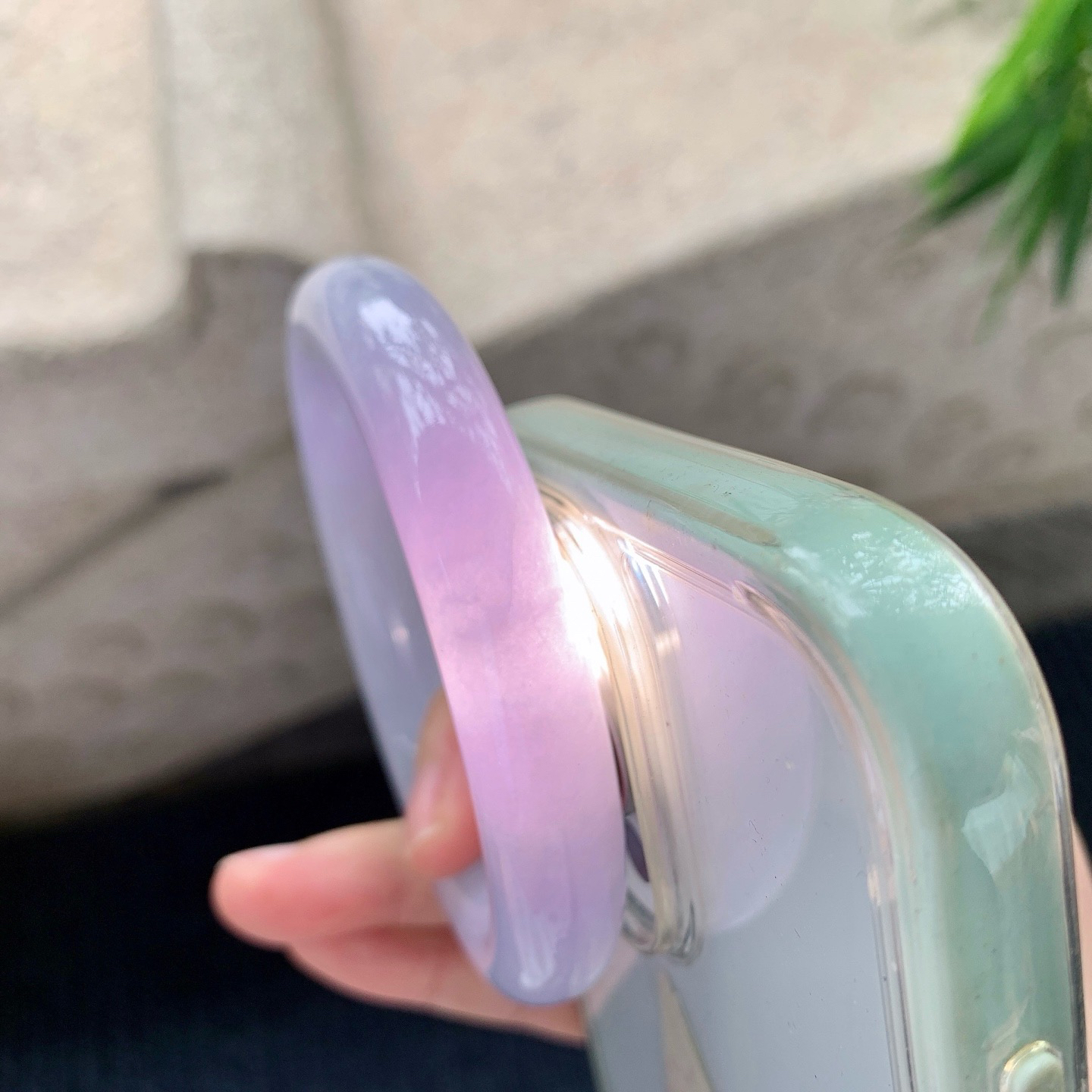 圆条56 57
【圈口】57.8/12.2/12
【描述】紫罗兰，水润，种老，细腻，打灯有絮线！