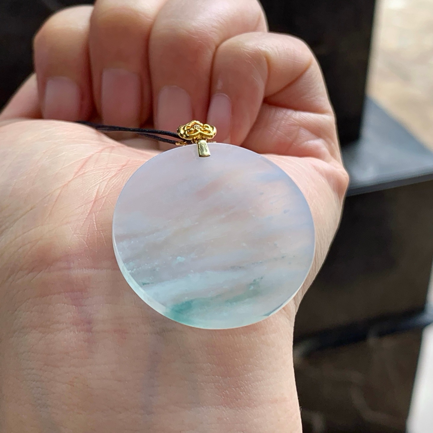 金扣飘花圆牌^_^尺寸31.8
