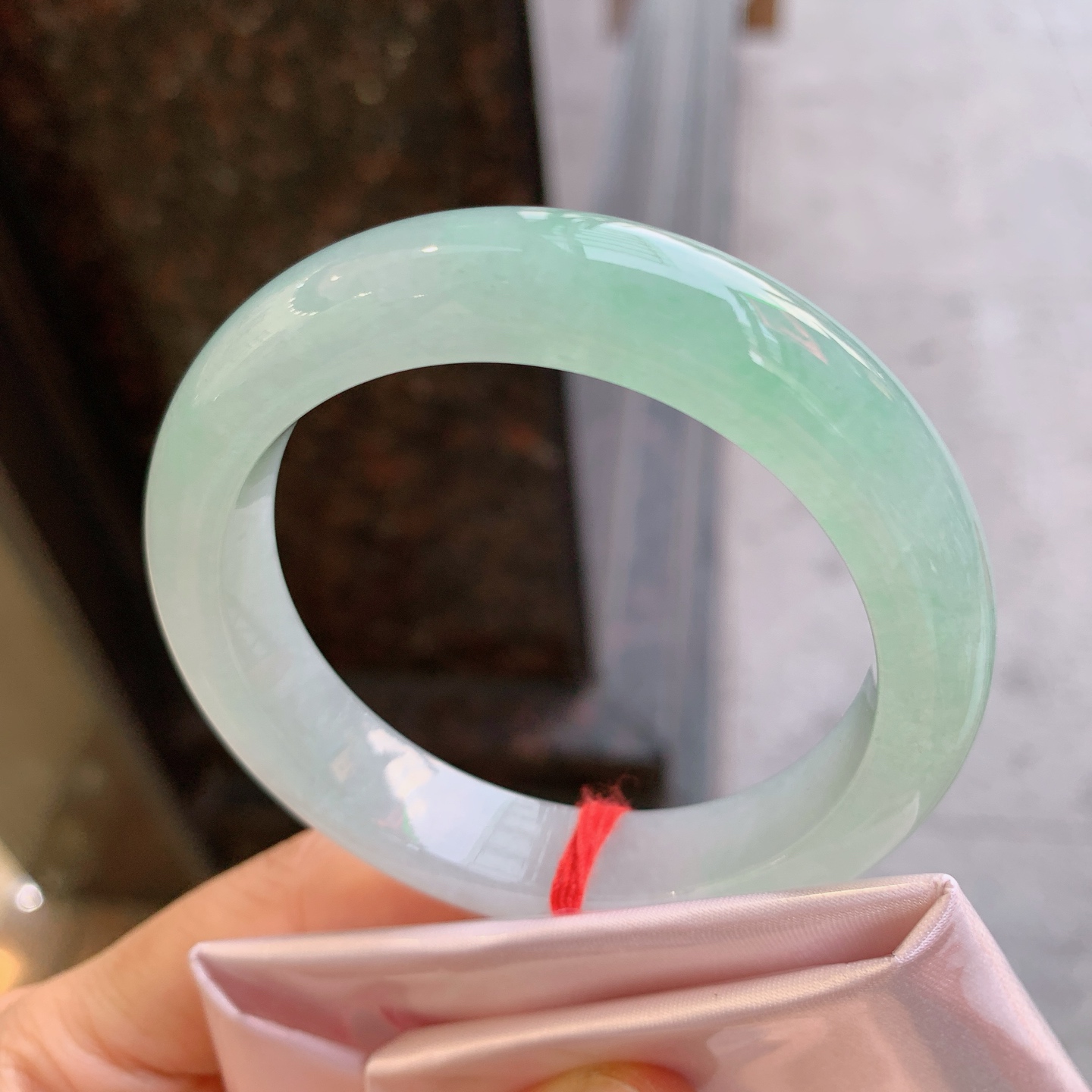 正圈冰飘绿 无裂 尺寸：54/12.3/8.8 清爽