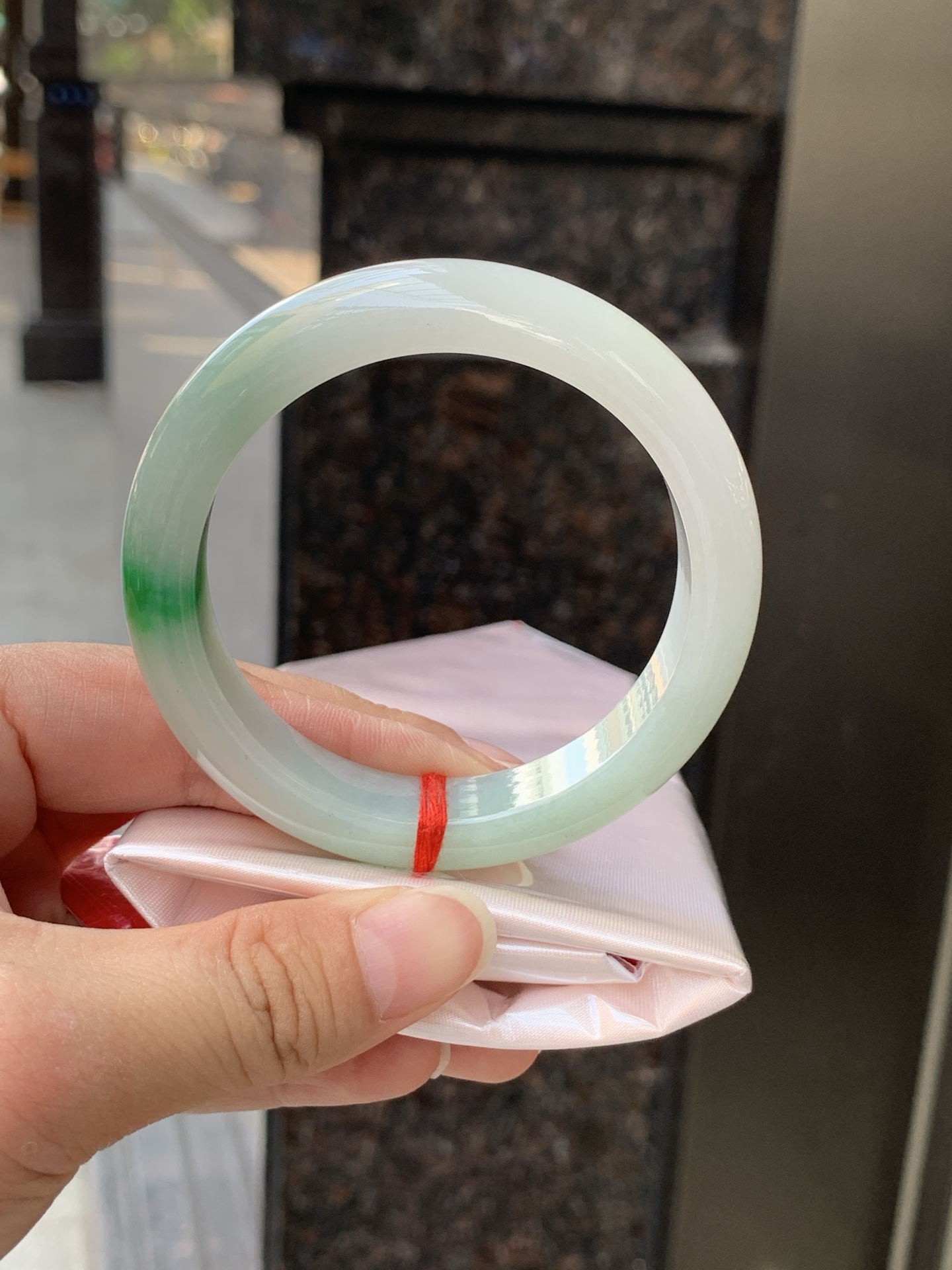 飘阳绿正圈 55.2-12.2-8.7 0526-783-286 打灯细纹，飘阳绿花，鲜艳得像新冒头