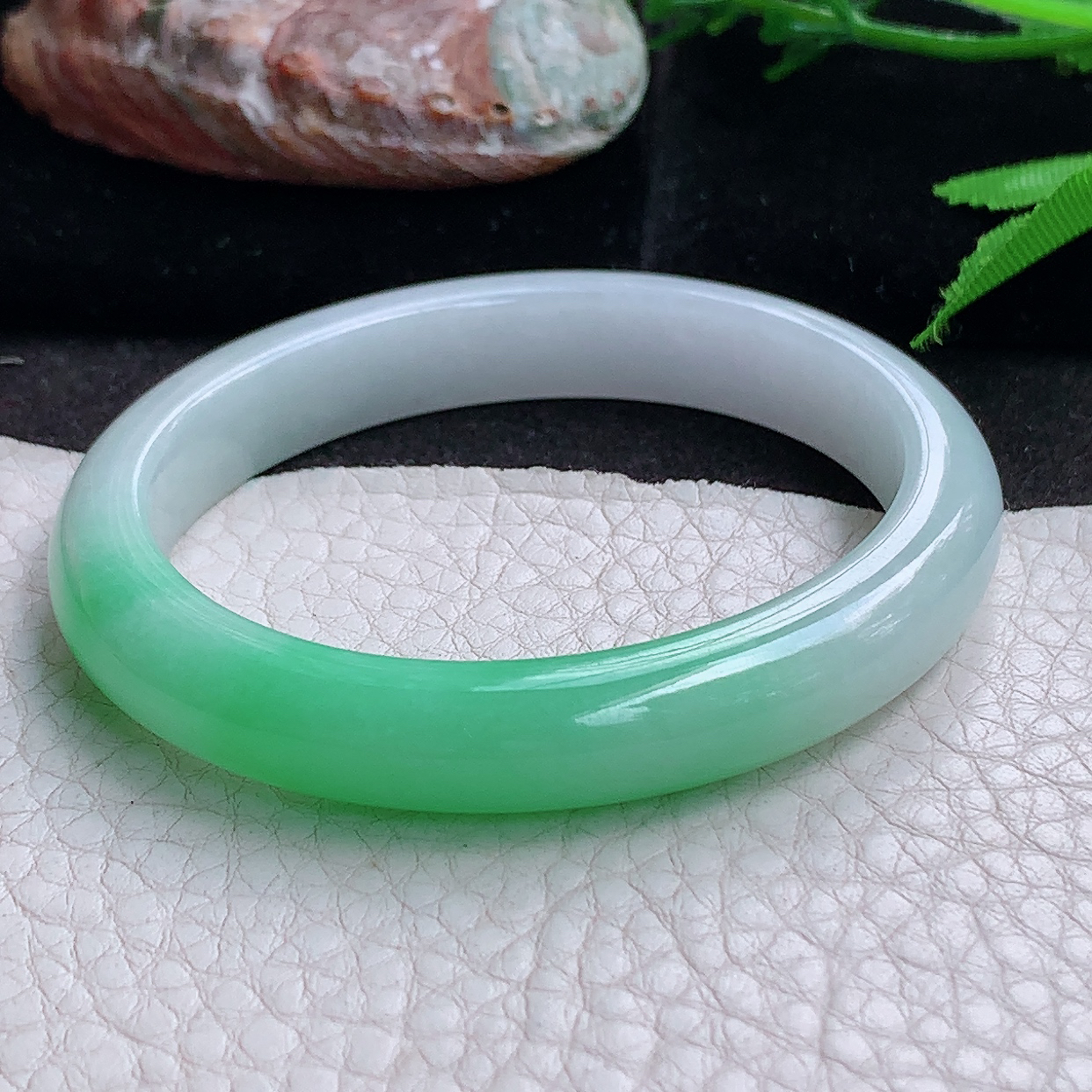 pj小圈口53*46*9.5*6.7招财贵妃镯 缅甸翡翠a货玉手镯半山水蛋形宽边玉手环