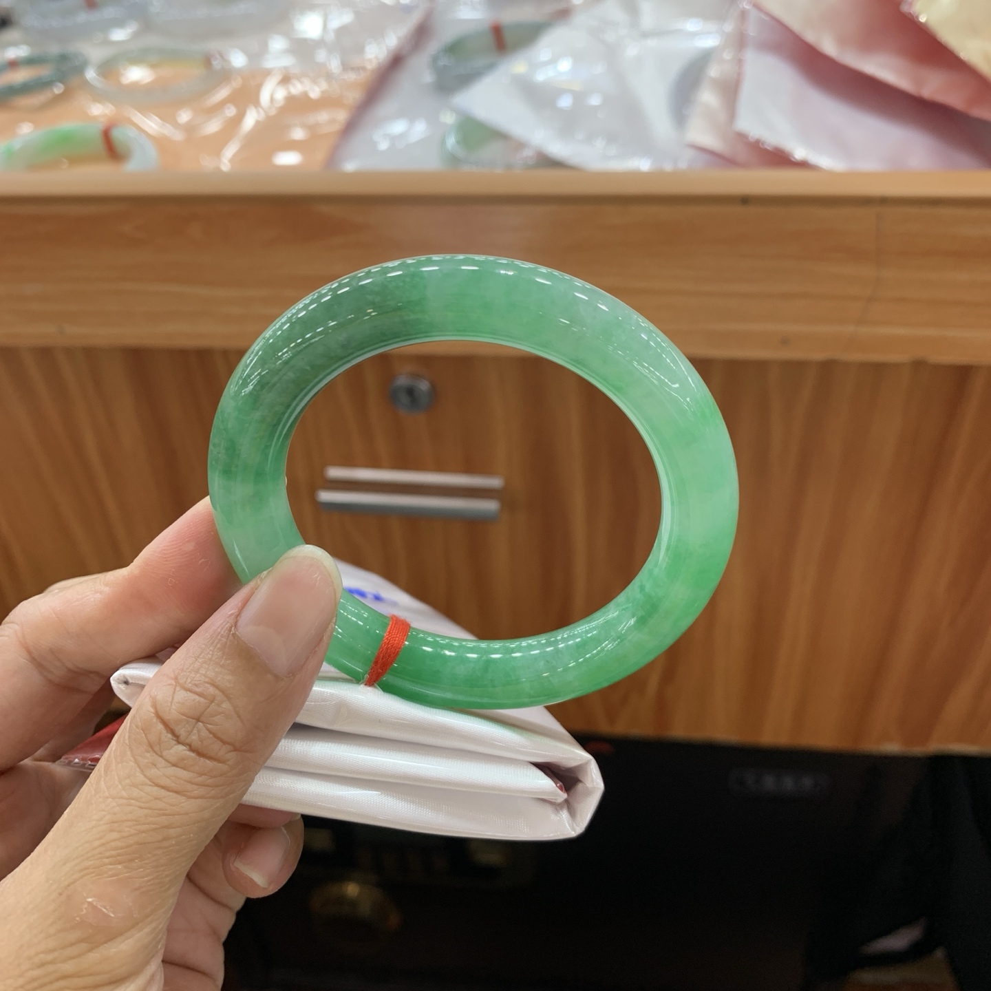 052536JM 满绿圆条翡翠手镯 55.7-11.2
