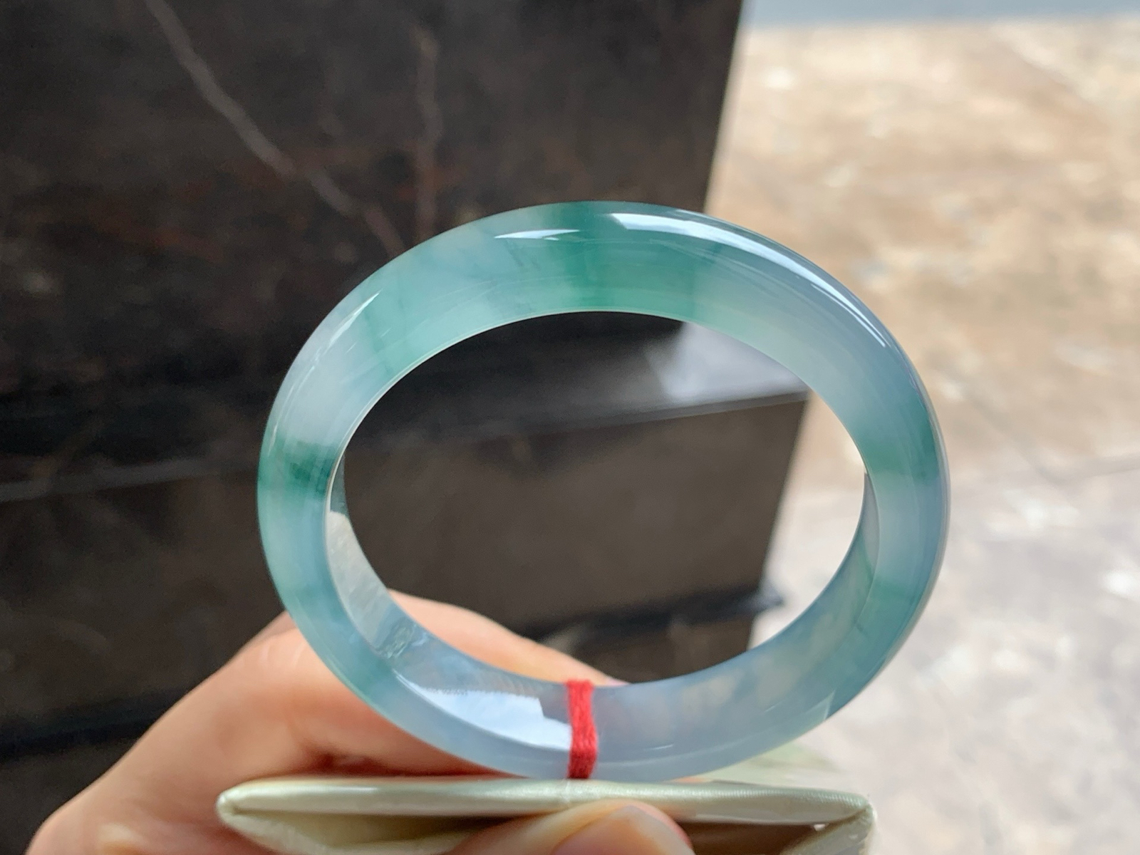 57-12.4-8.3

冰种蓝花手镯^_^飘花浓郁