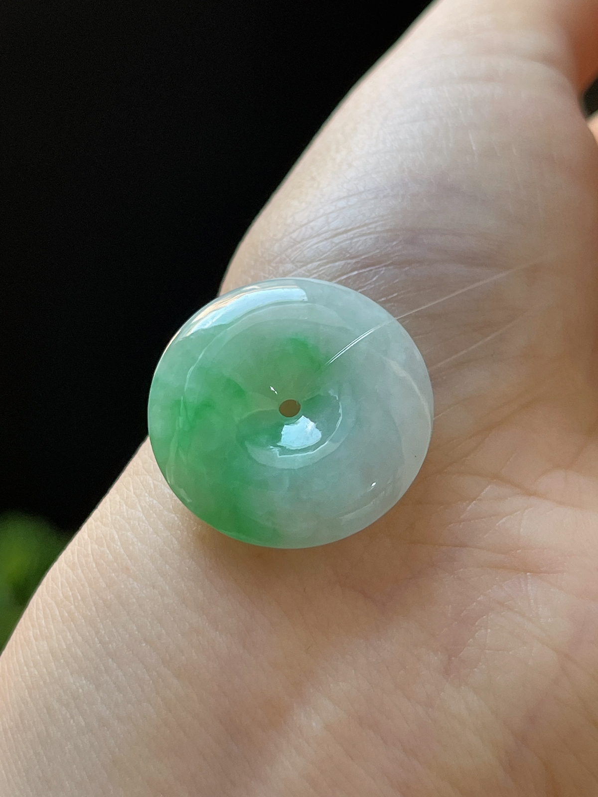 翡翠糯化种飘绿平安扣