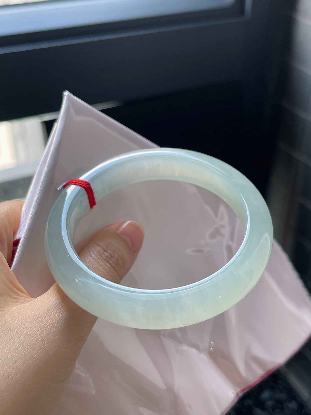 正圈58.7，冰糯淡绿翡翠手镯