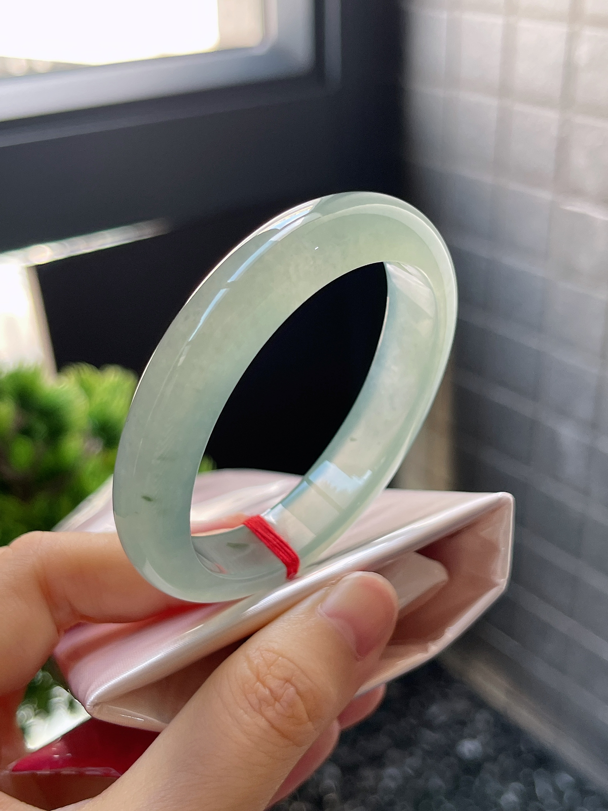 贵妃52.4，冰种湖水绿翡翠手镯