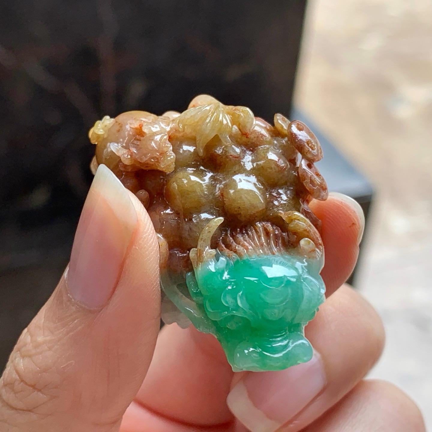 黄加绿龙牌^_^鲜艳 玉质温润