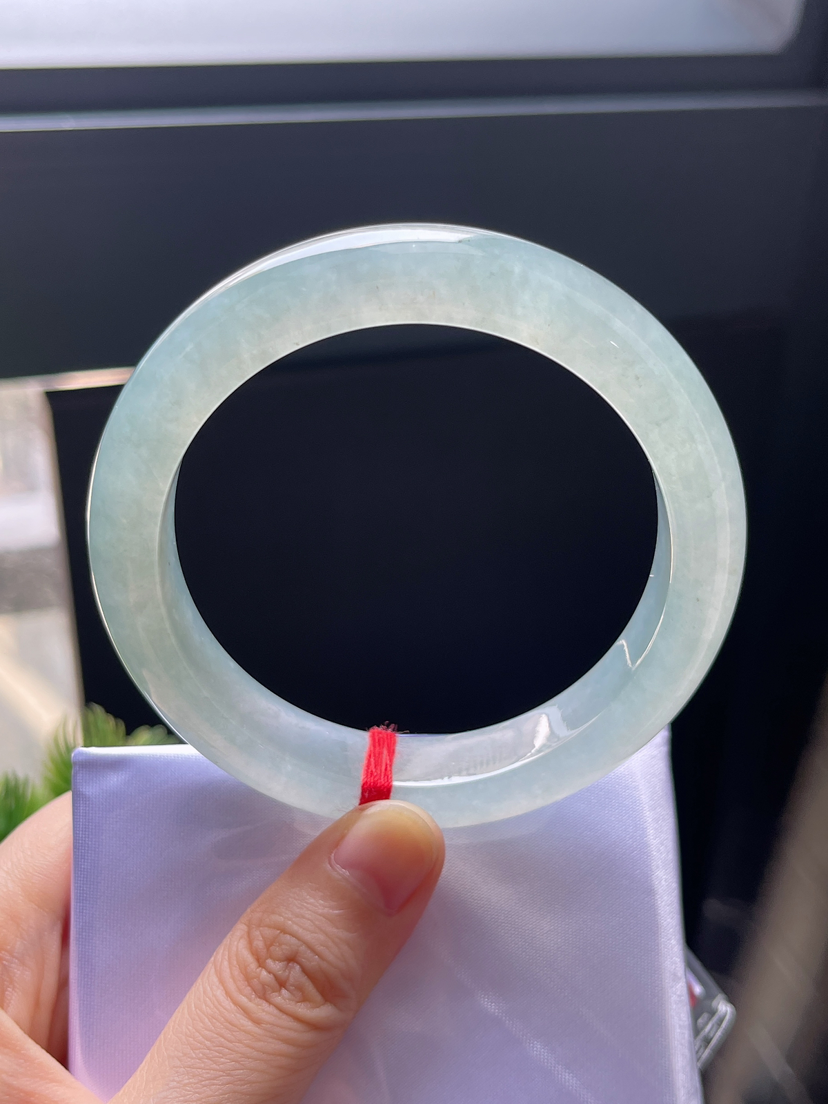 正圈57.7，冰糯淡蓝色翡翠手镯