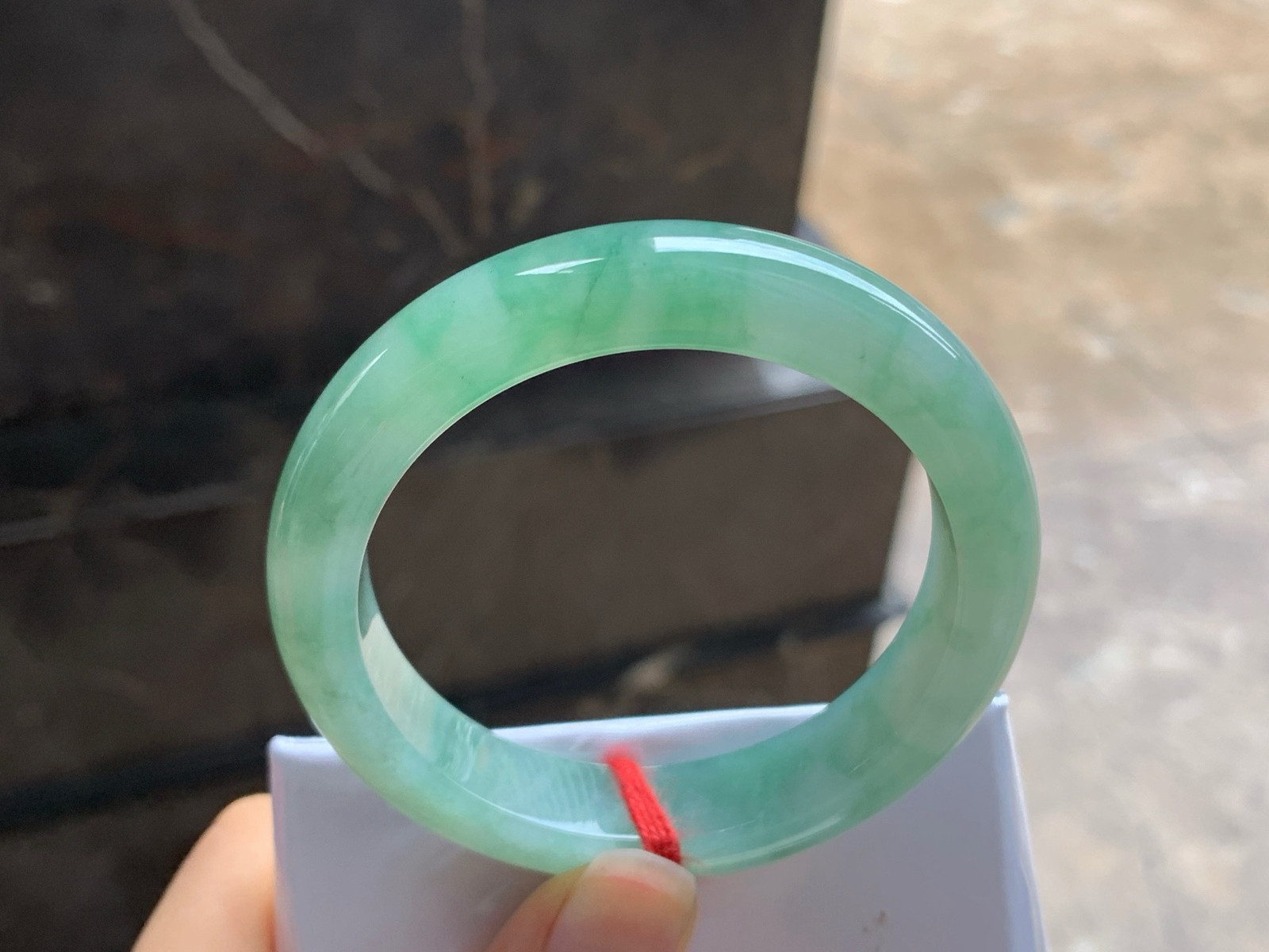 52-11.4-8.2

飘绿手镯^_^细腻