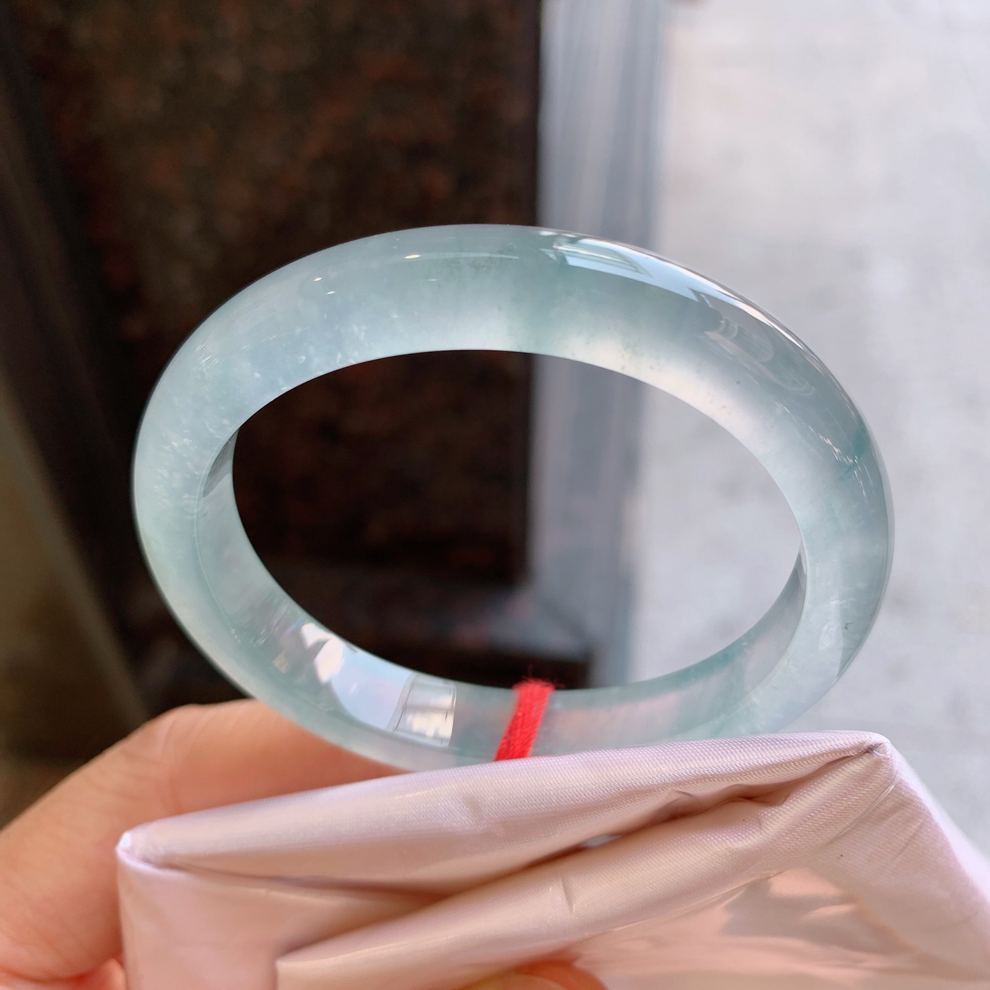 贵妃冰飘花 微细纹 尺寸：52/46/9.2/7.2 起荧光