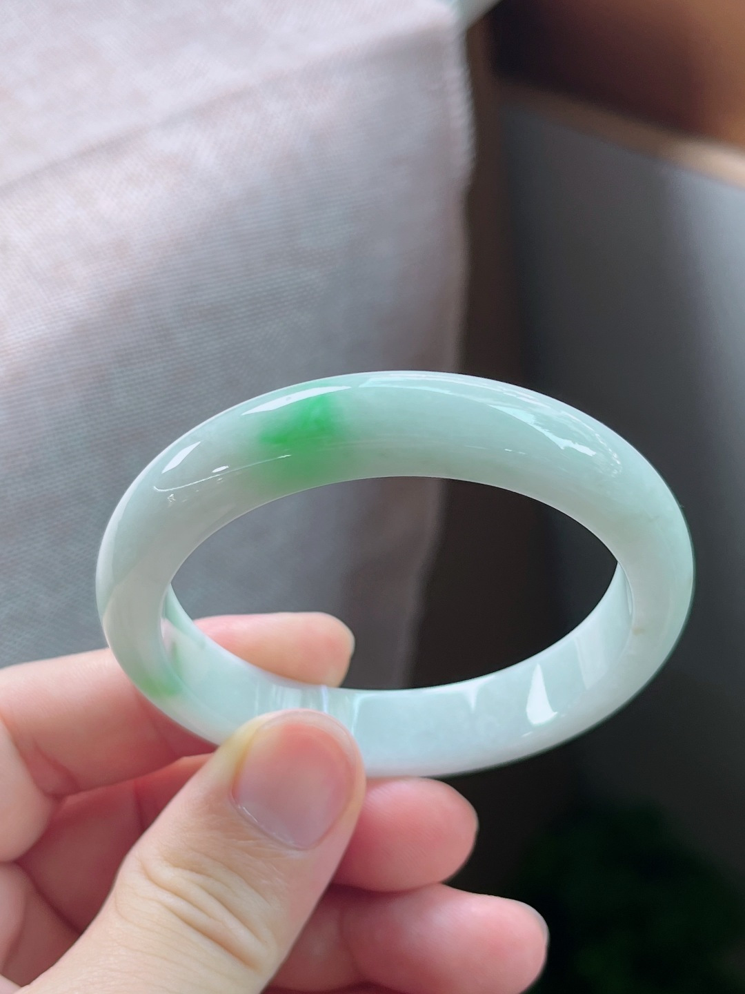 一号正圈白底青手镯，无裂，尺寸52.6-11.1-7.3mm w26nyb