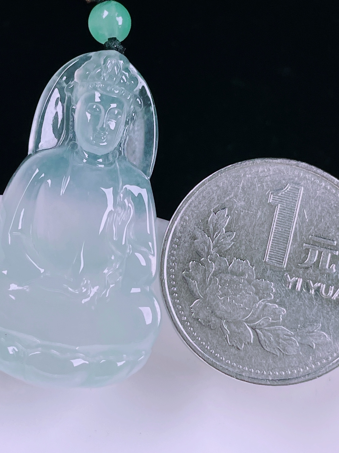 冰种观音，老种起光，细底通透，尺寸：36/20.5/5mm0526