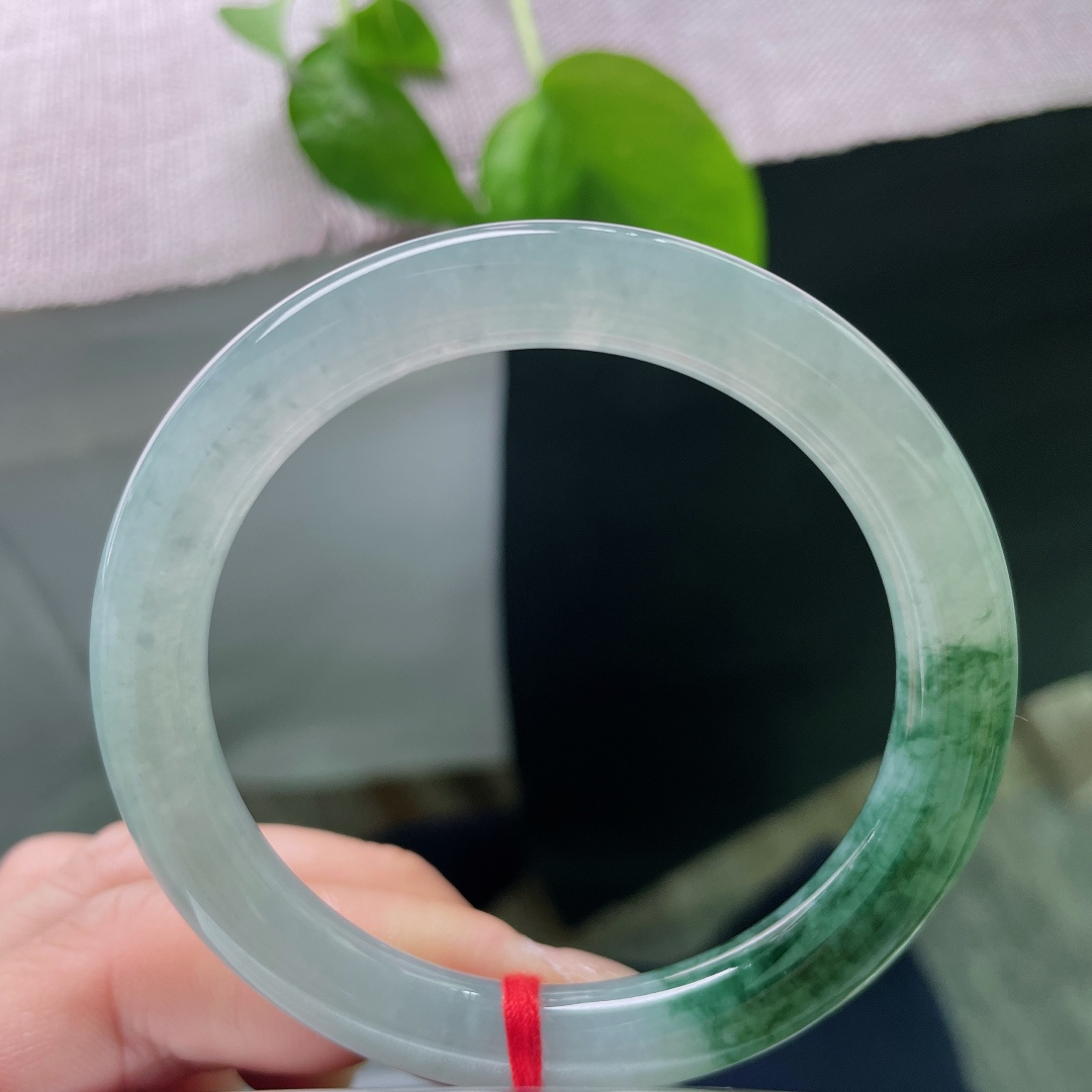 飘花圆条，水润，种老，一镯藏温婉，两镜揽风华，有棉线，ss54496a