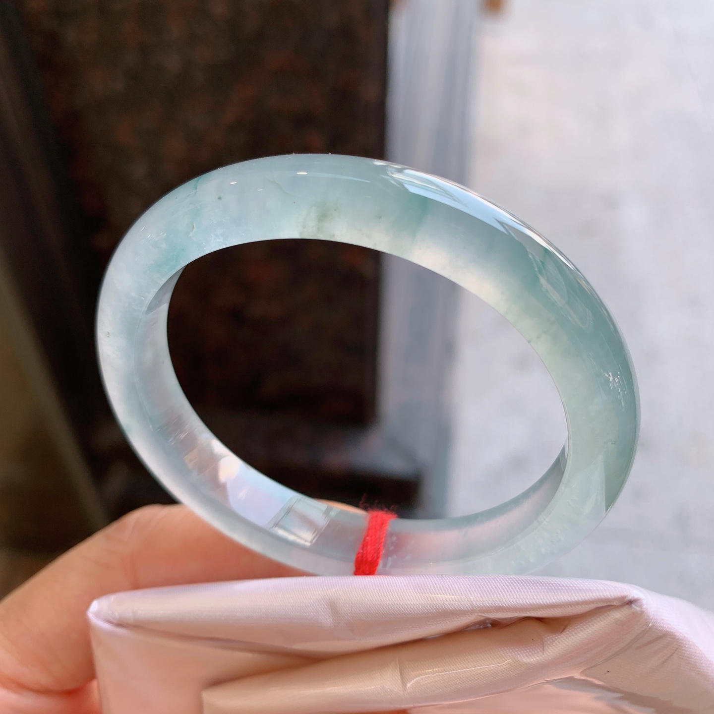 贵妃冰飘花 微细纹 尺寸：52/46/9.2/7.2 起荧光