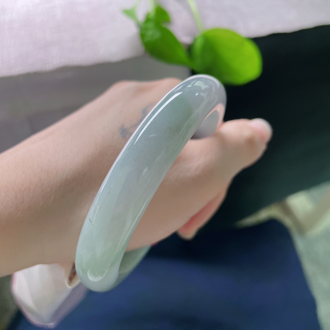60.8/12.3/8.6蓝底正圈，水润细腻，清雅苑苑，贵气，有纹，ss52151a