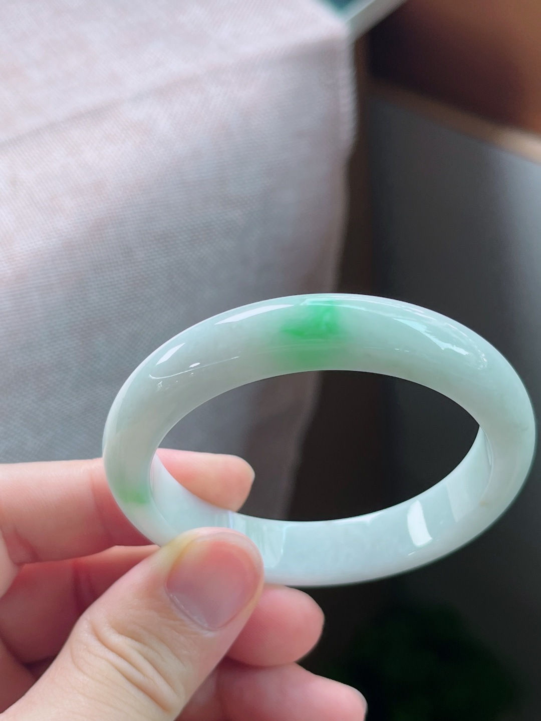 一号正圈白底青手镯，无裂，尺寸52.6-11.1-7.3mm w26nyb